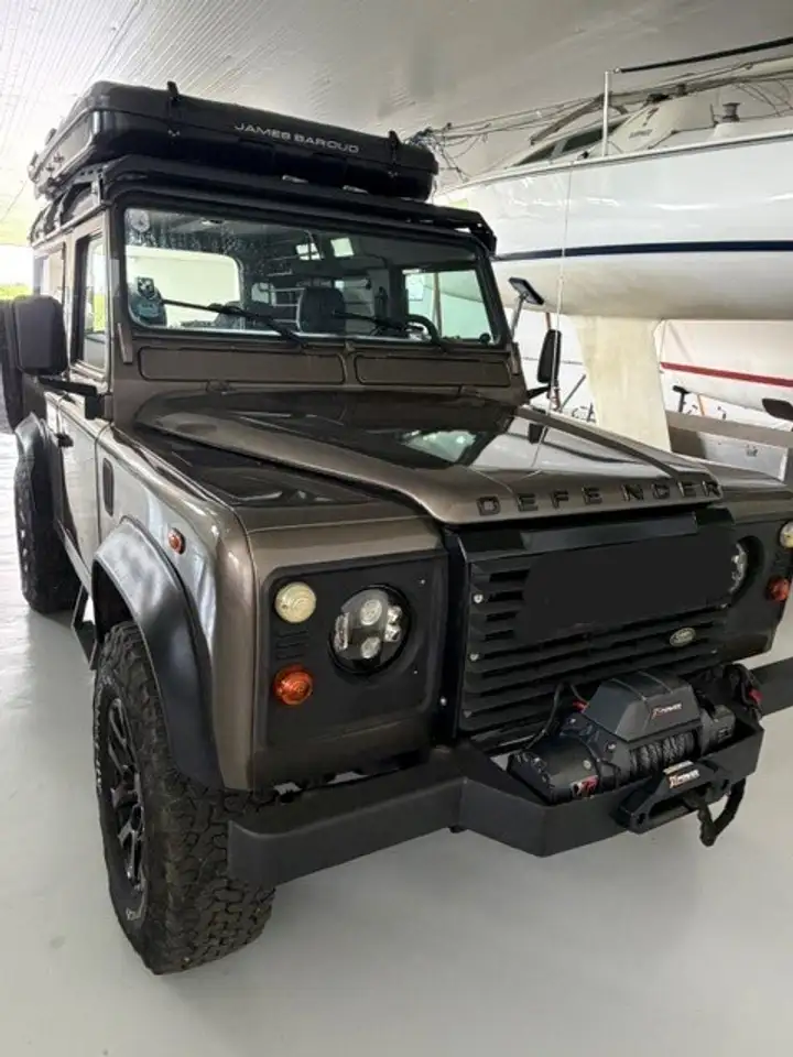 Land Rover Defender 90" Station Wagon 2,5 TD, foto 2