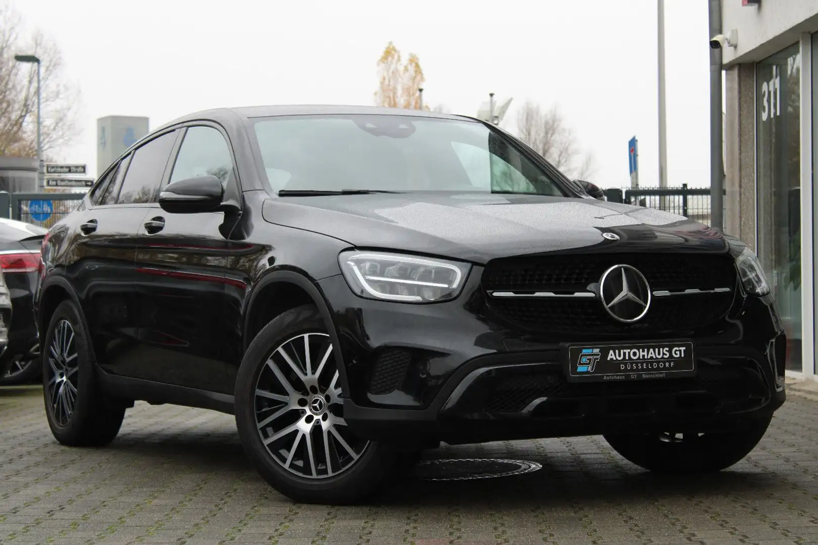 Mercedes-Benz GLC 200 d 4M Coupe/Night/1.Hd/Navi/Kame/Distr/AHK Noir - 1