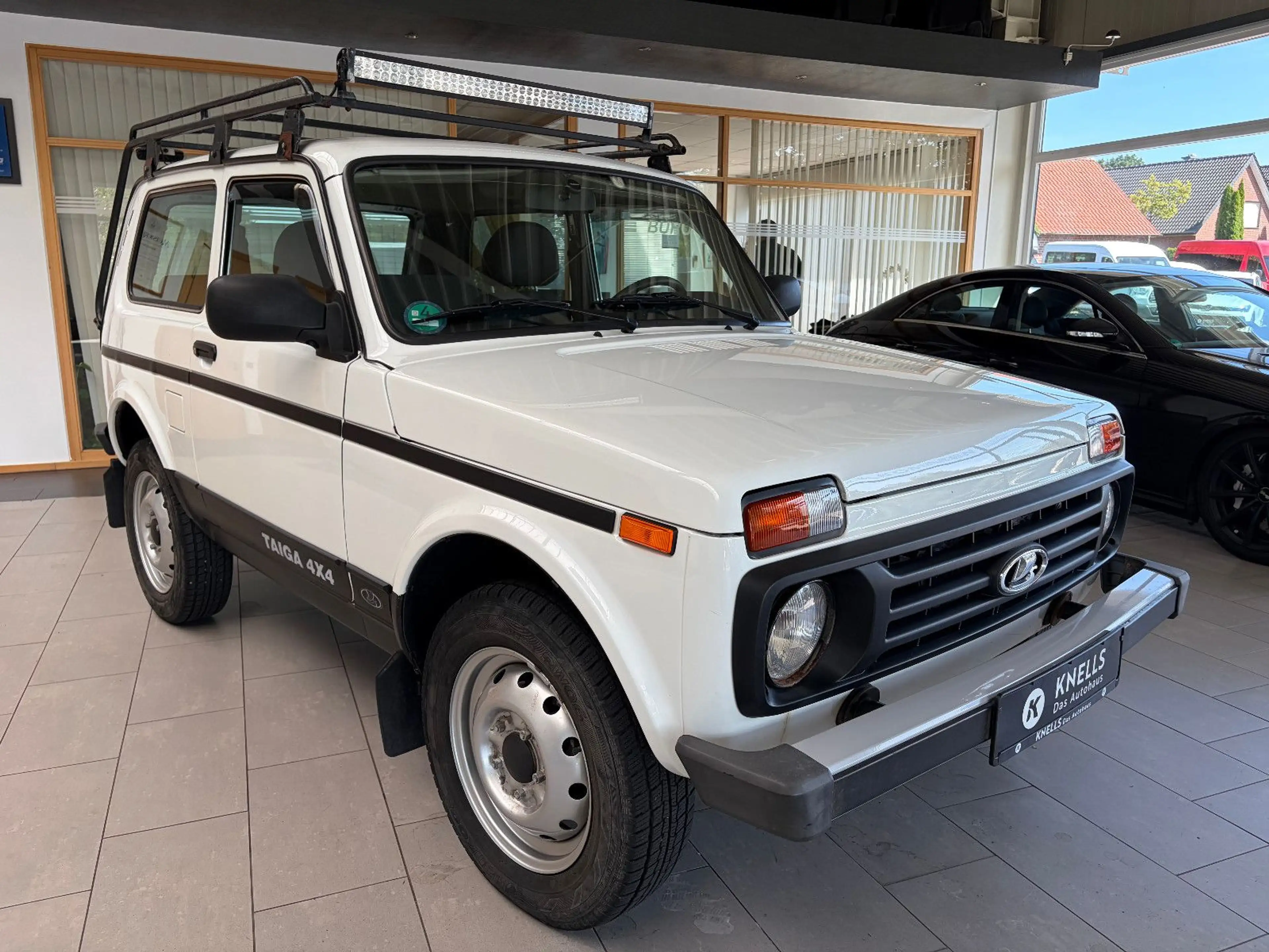 Lada Taiga / Niva 4x4 LED ELEKTR. FENSTER VERSIEGELT — photo 3