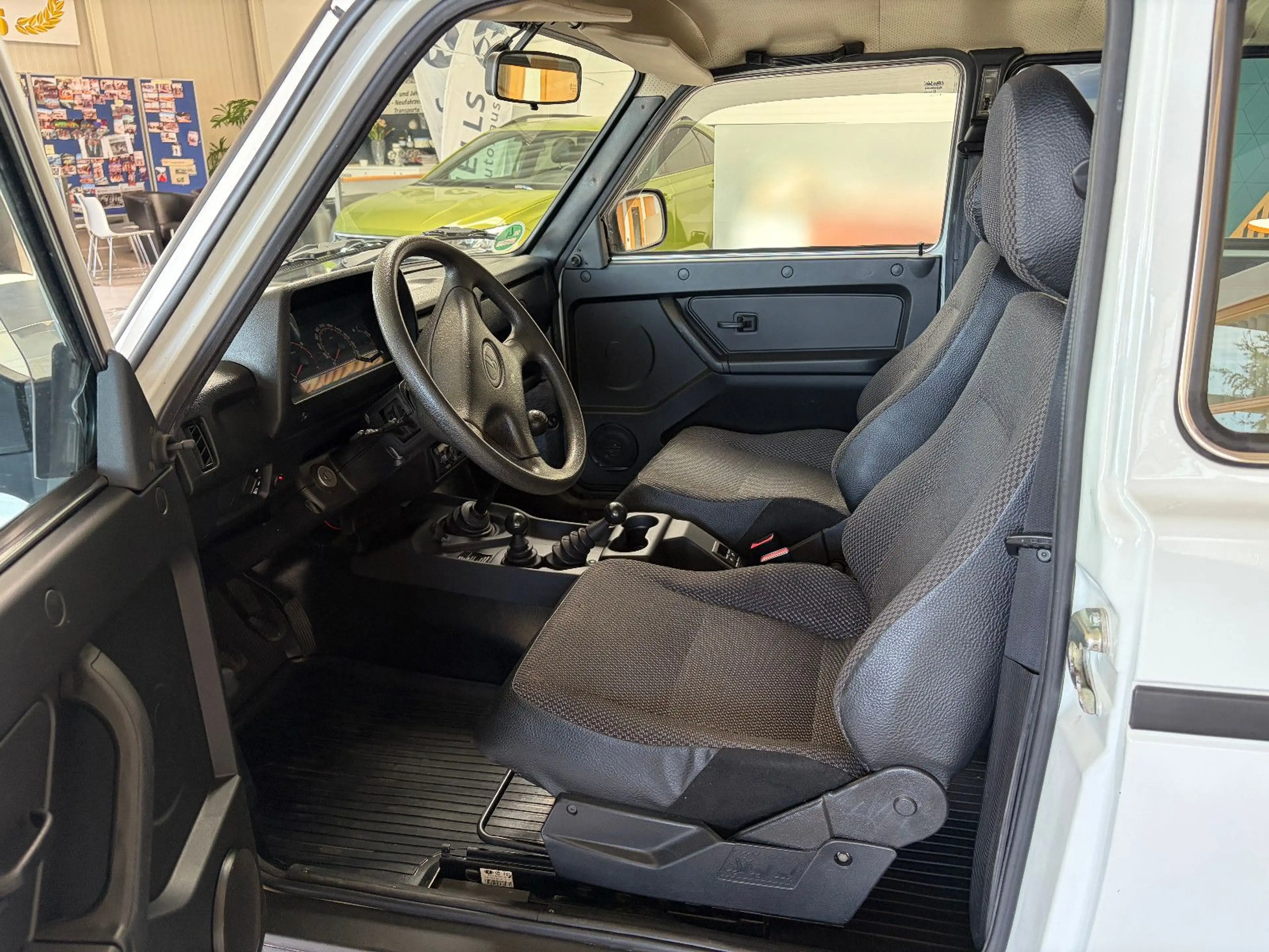 Lada Taiga / Niva 4x4 LED ELEKTR. FENSTER VERSIEGELT — photo 8