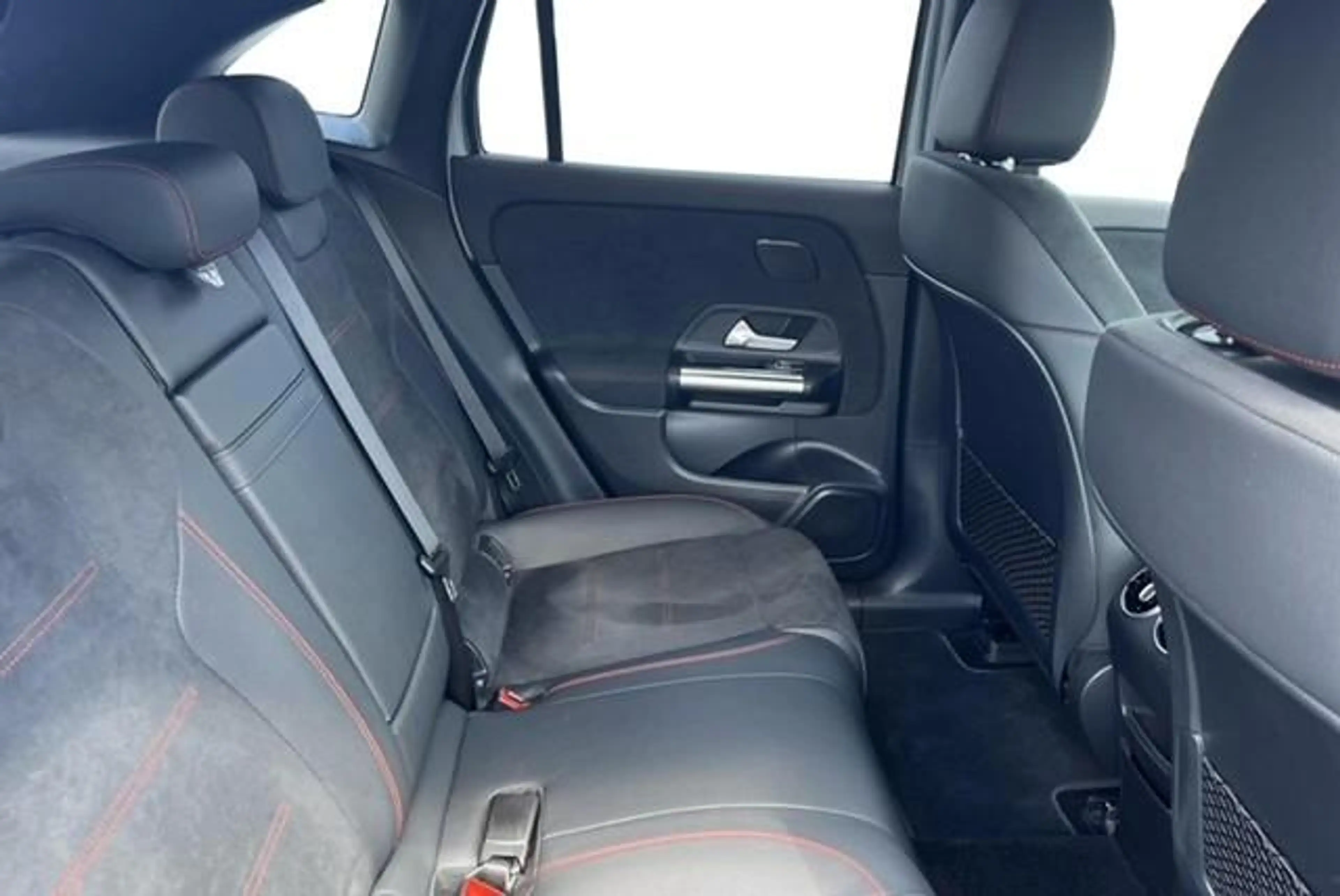 Mercedes-Benz EQA 250 EQA 250+ AMG Line — photo 12