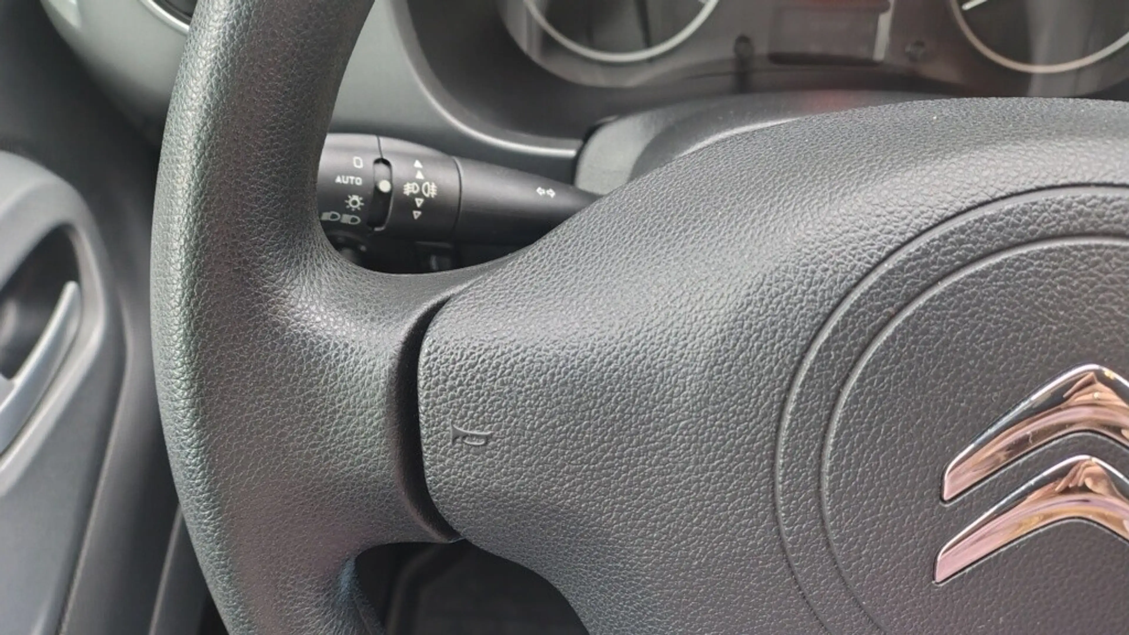 Citroen Berlingo Multispace BlueHDI 100 XTR — photo 12