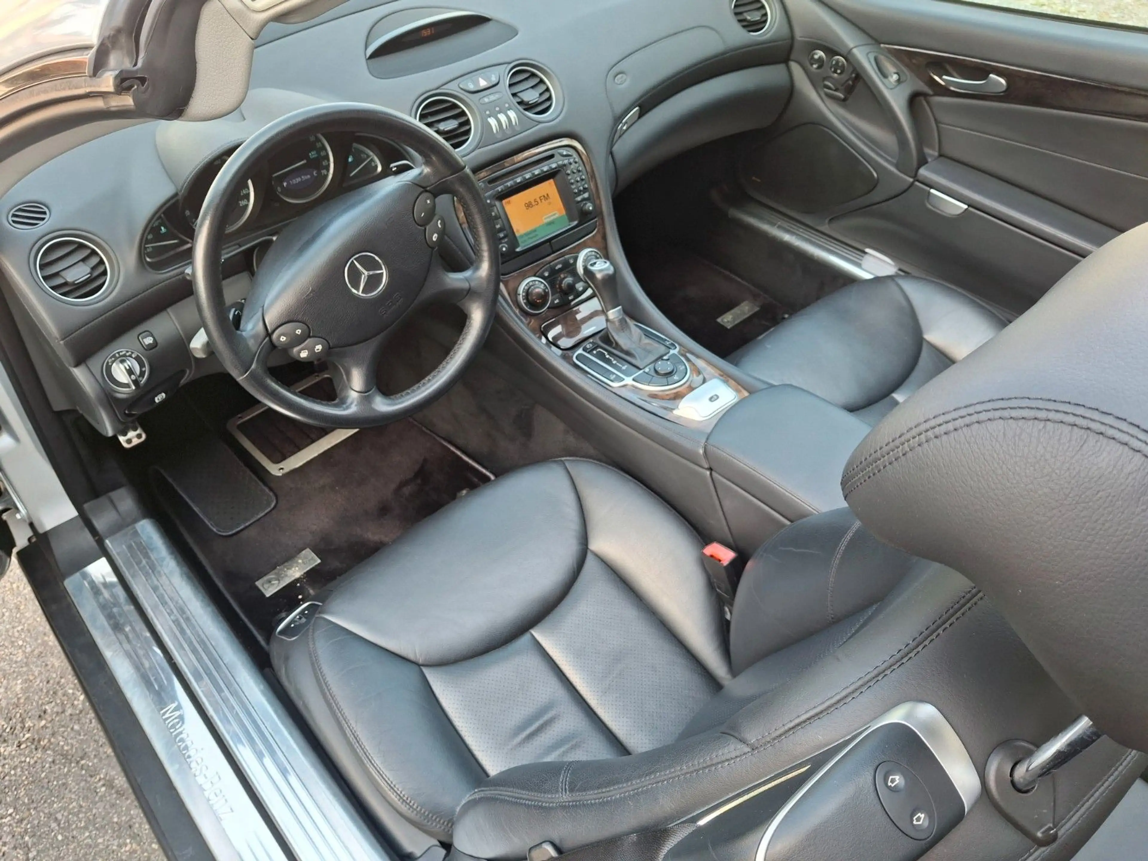 Mercedes-Benz SL 350 — photo 9