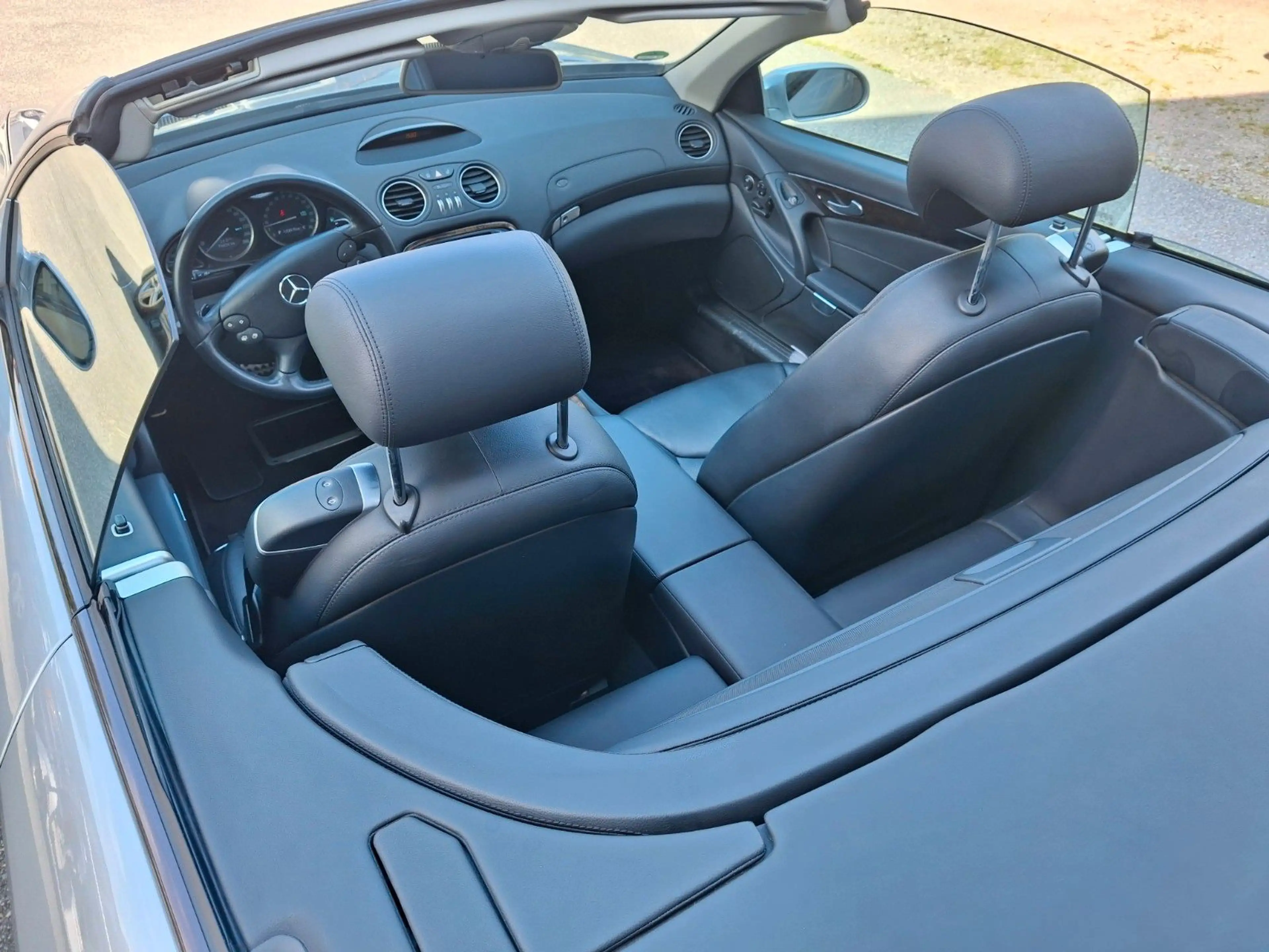 Mercedes-Benz SL 350 — photo 12