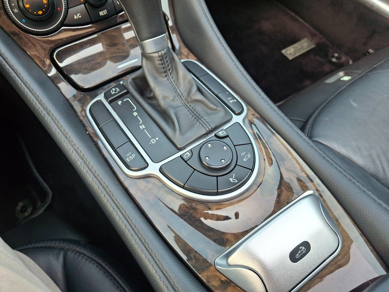 Mercedes-Benz SL 350 — photo 16