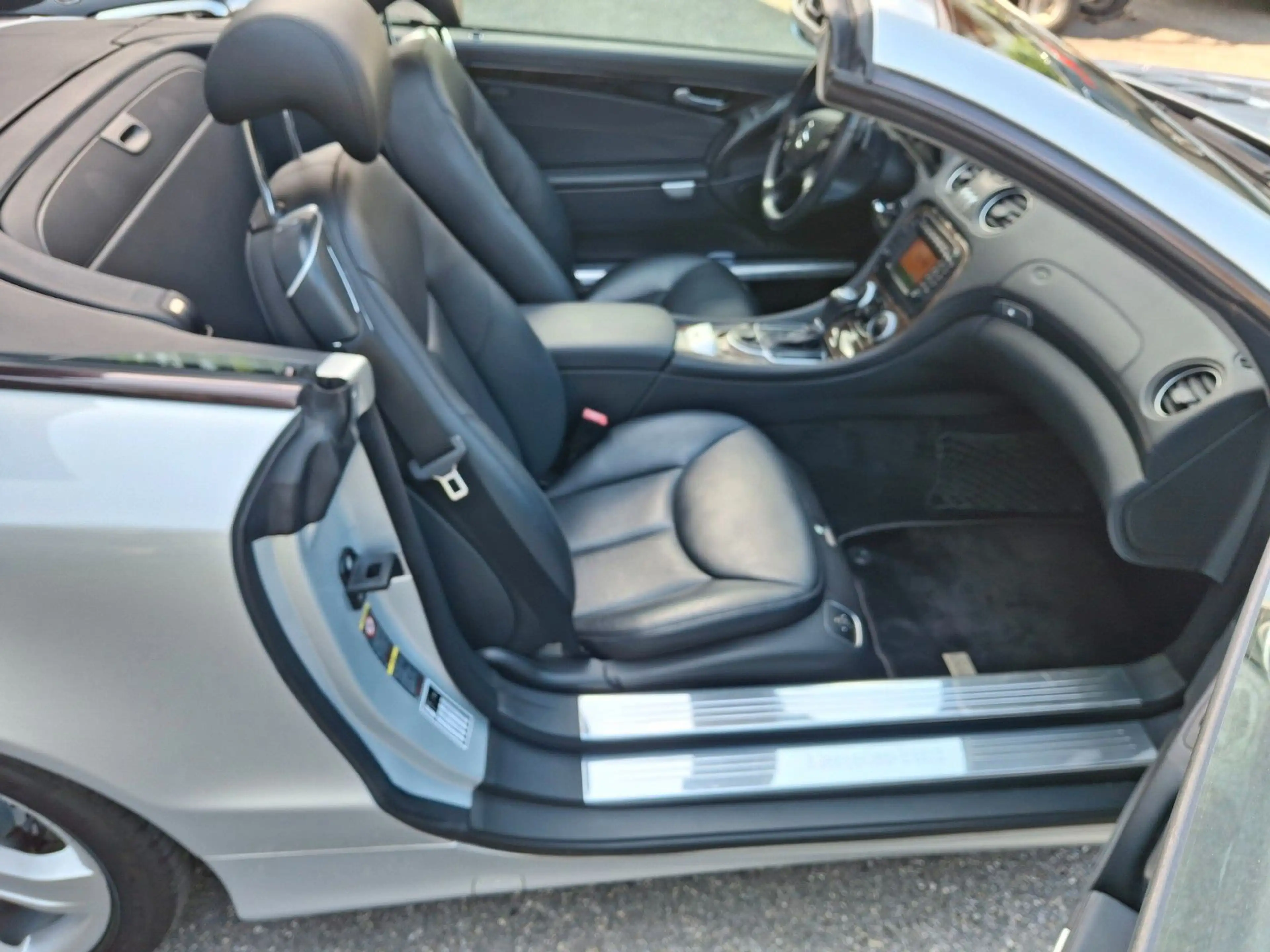 Mercedes-Benz SL 350 — photo 11