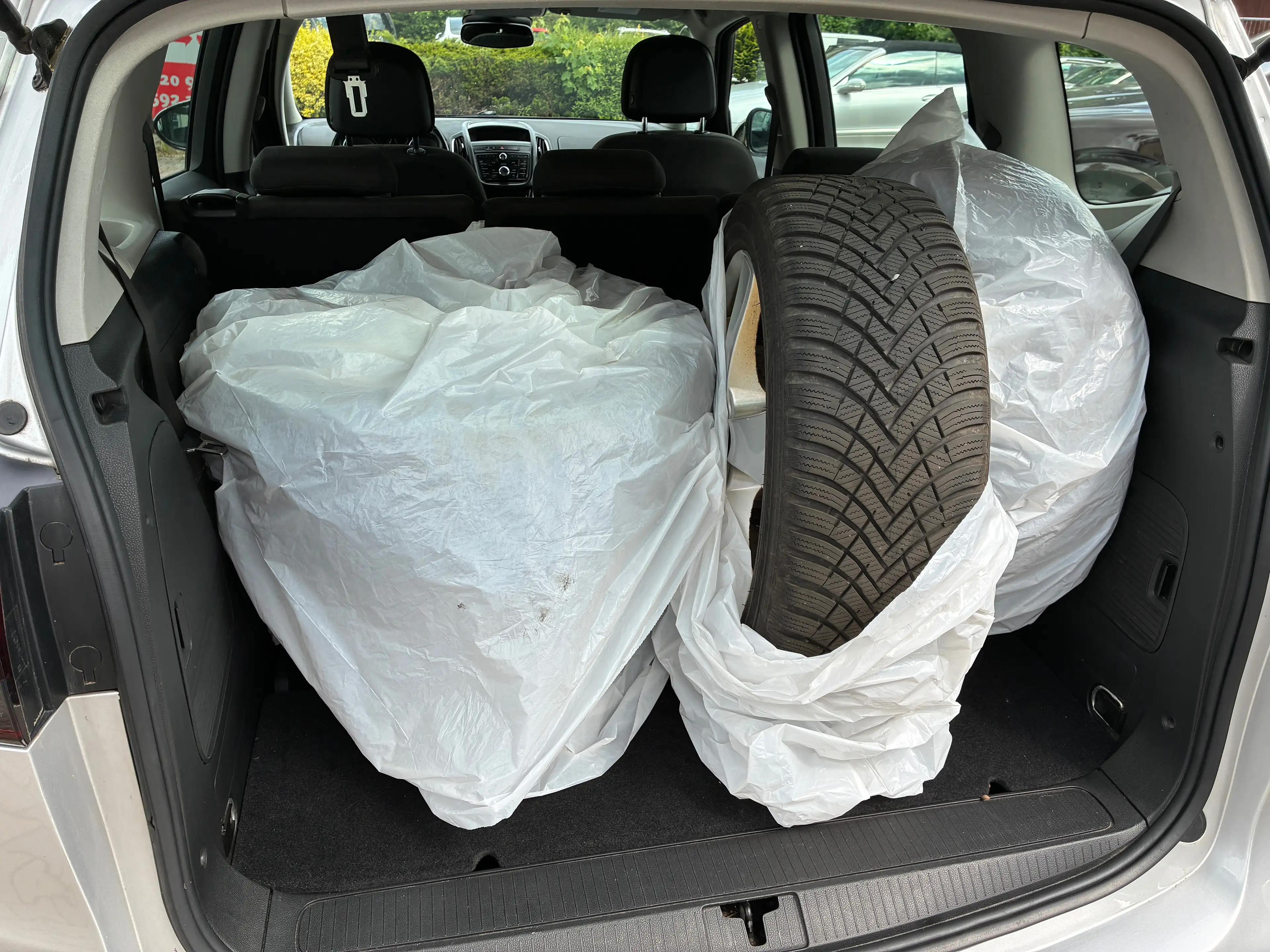 Opel Zafira Tourer Edition — photo 13