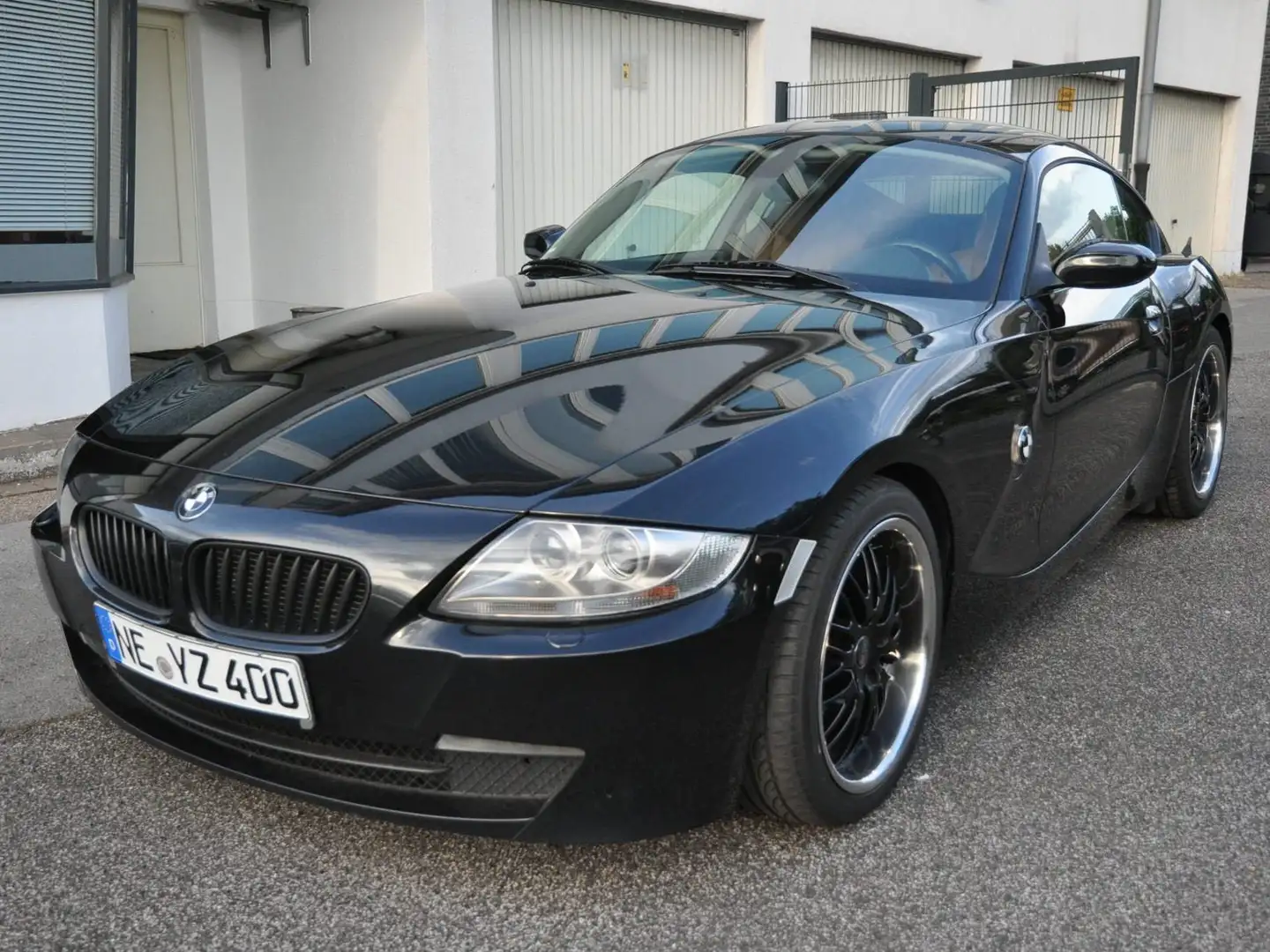 BMW Z4 Coupe 3.0si Aut. Schwarz - 1