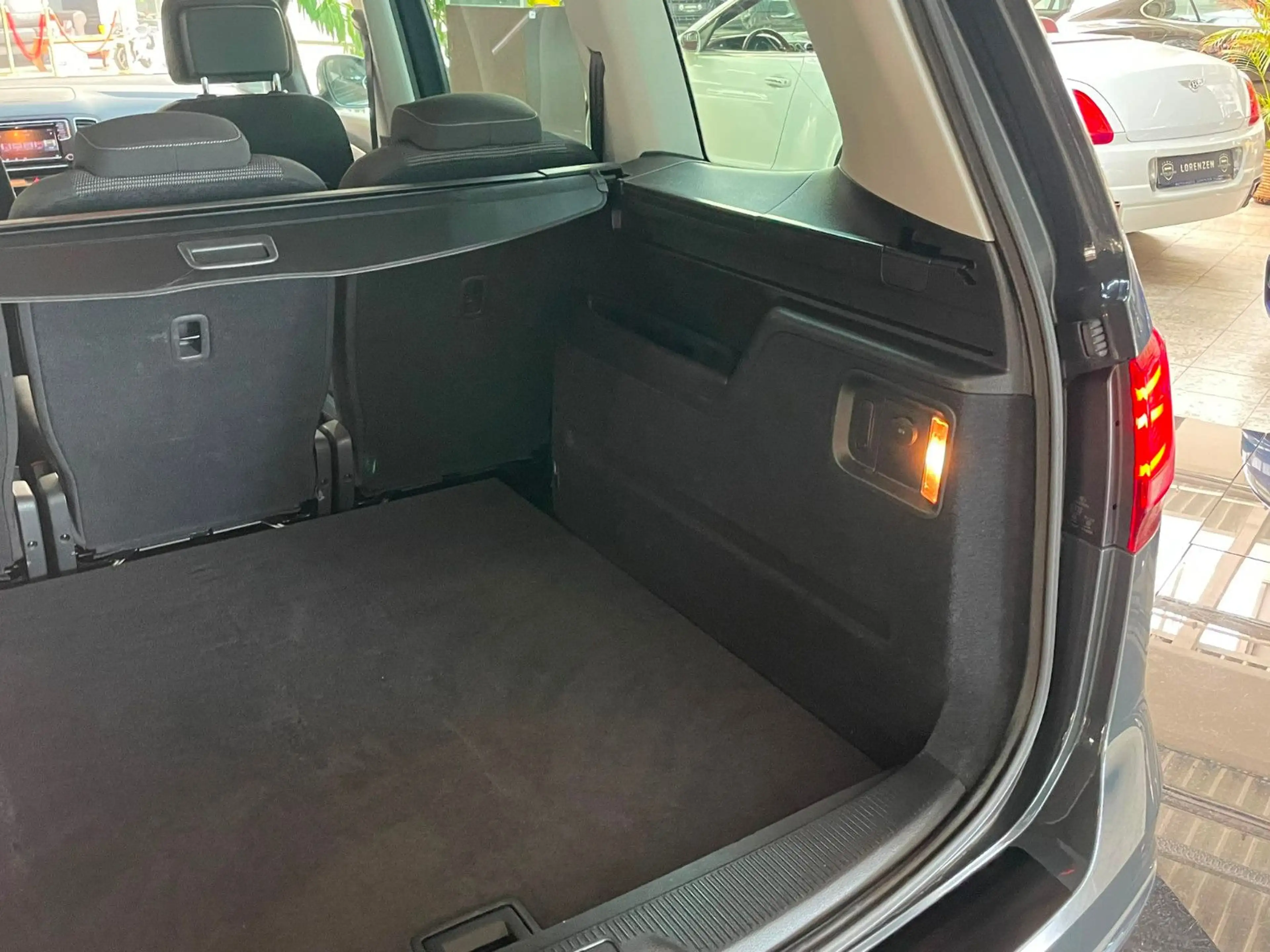 Volkswagen Sharan Comfortline BMT/Start-Stopp / LED / KLIMA — photo 11