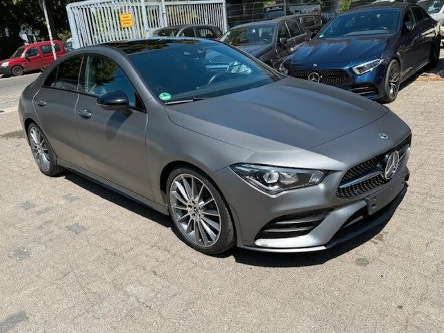 Mercedes-Benz CLA 200 AMG PanoD/ MBUX /Navi Widescreen Grau - 1