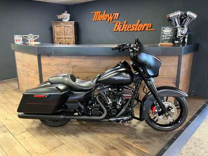 Harley-Davidson Street Glide FLHXS 103Ci Streetglide Special Denim Black Editio