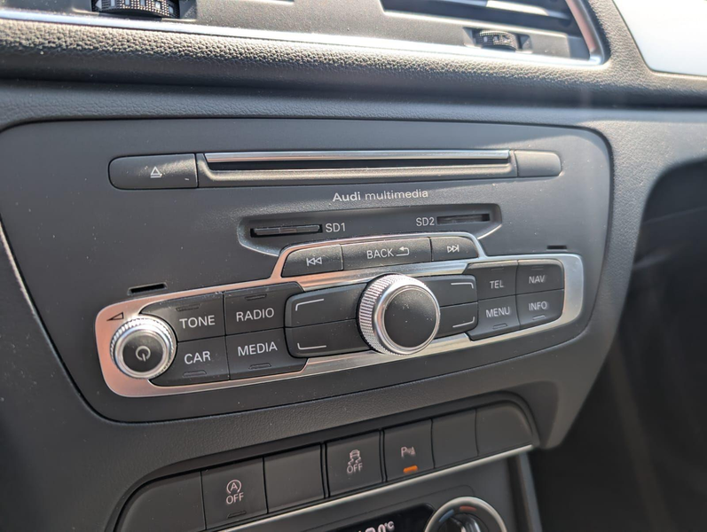 Audi Q3 1.4TFSI S-Tronic Standheizung LED Navi PDC — photo 12