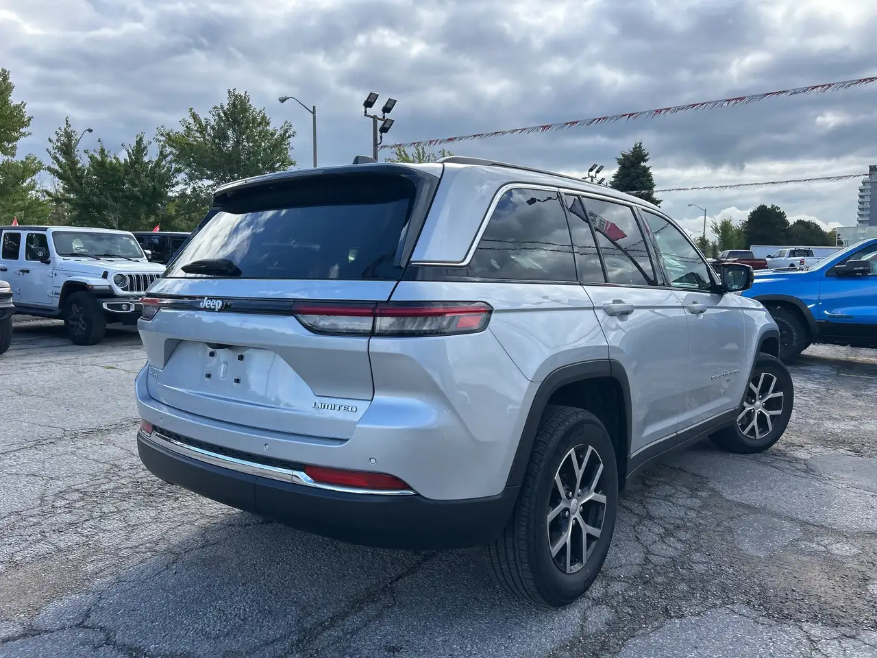Jeep Grand Cherokee снимка Jeep Grand Cherokee