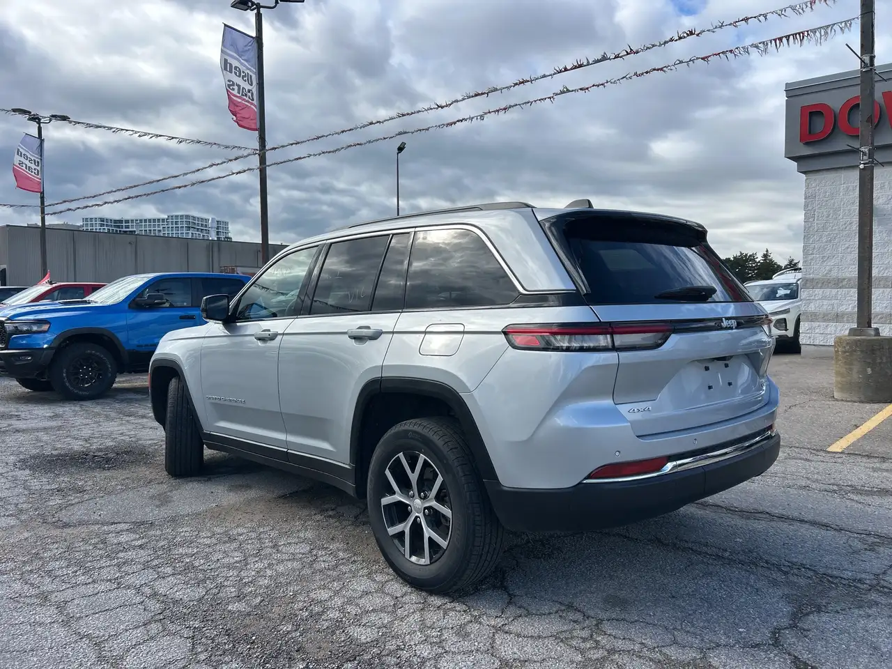 Jeep Grand Cherokee снимка Jeep Grand Cherokee