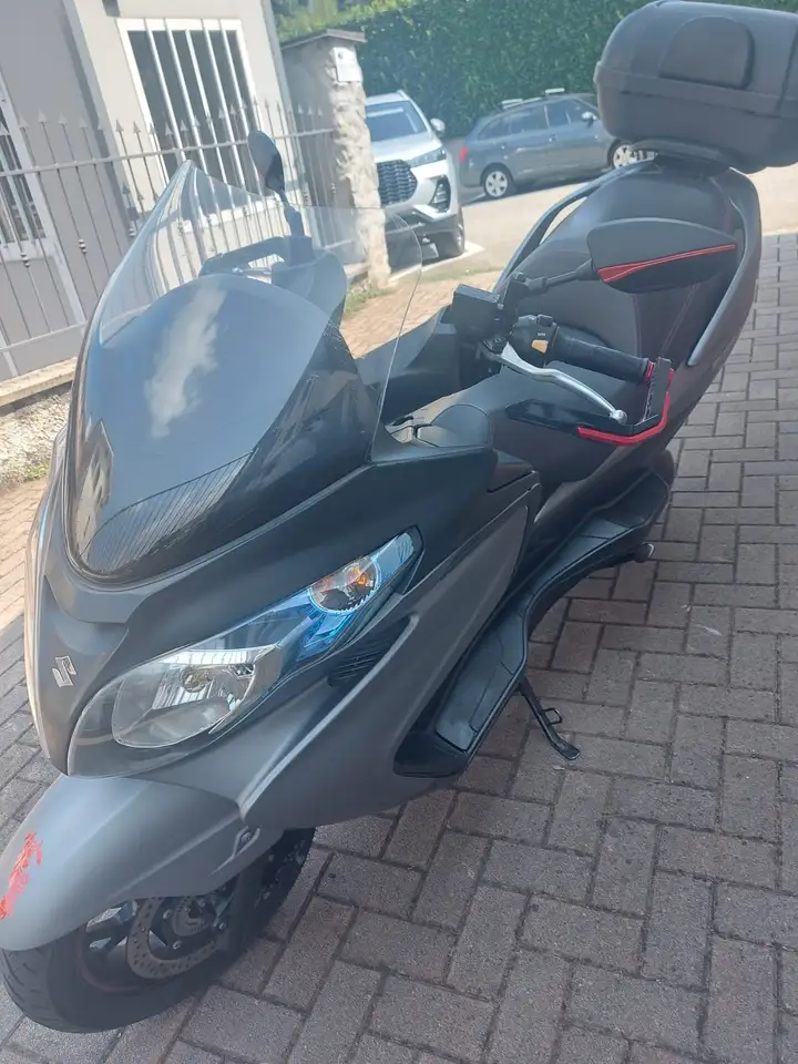 Suzuki Burgman 400