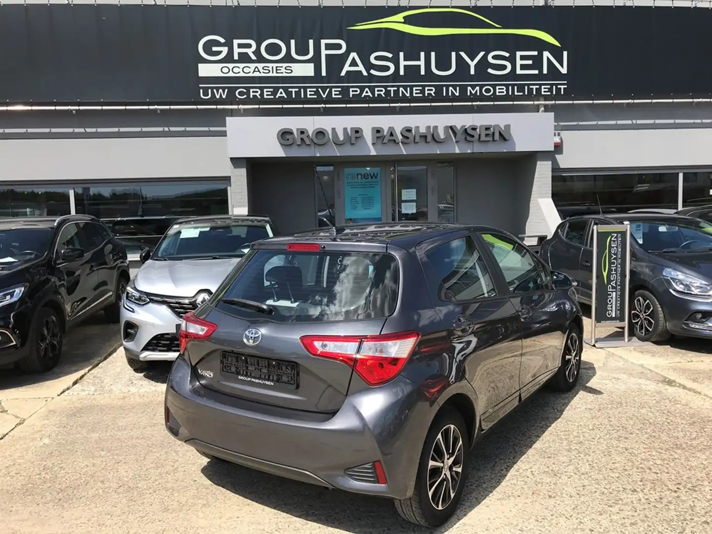 Toyota Yaris MHEV 1.5CC 111PK Paars - 2