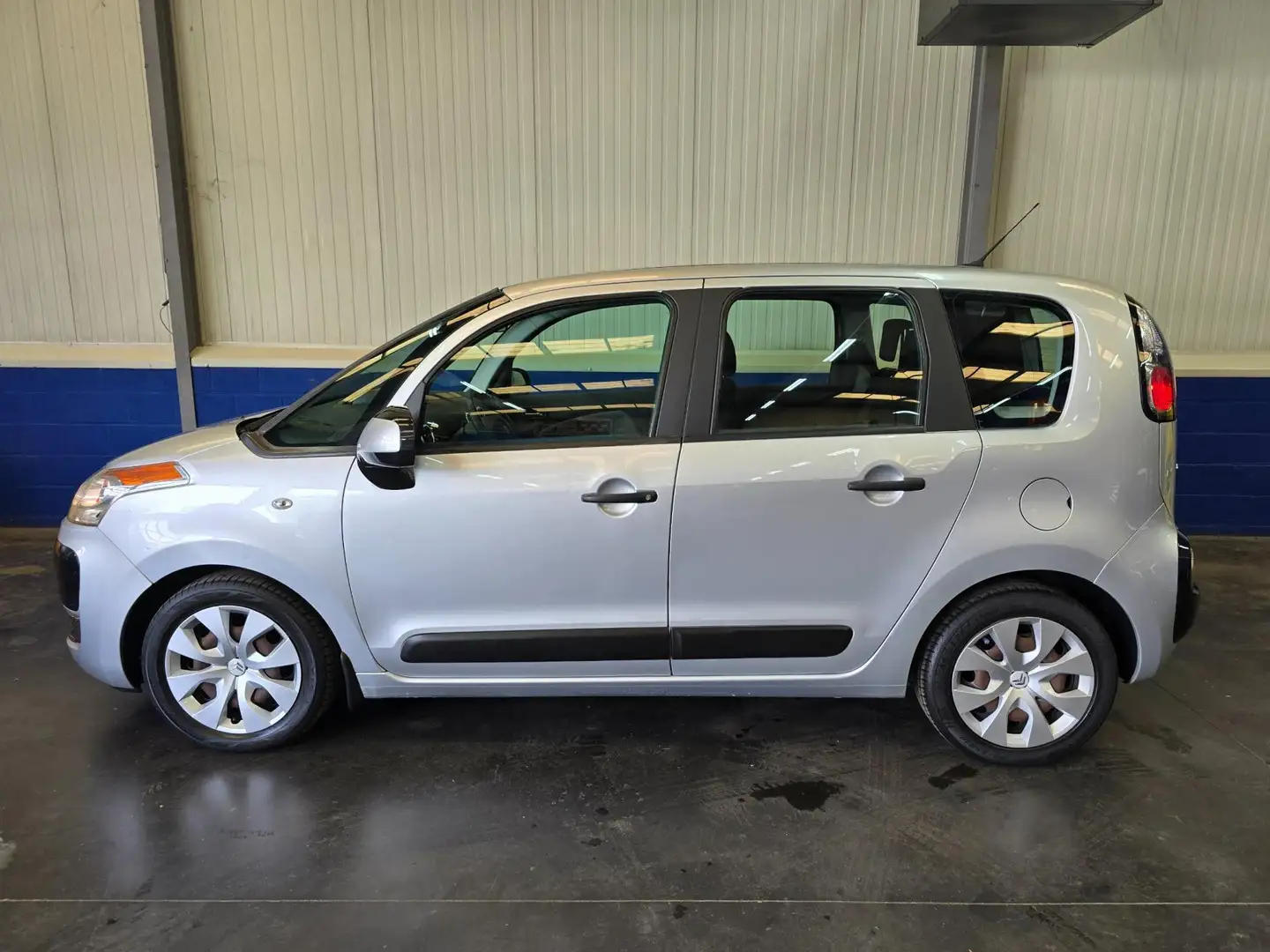 Citroen C3 Picasso 1.4 VTi Collection Grau - 2