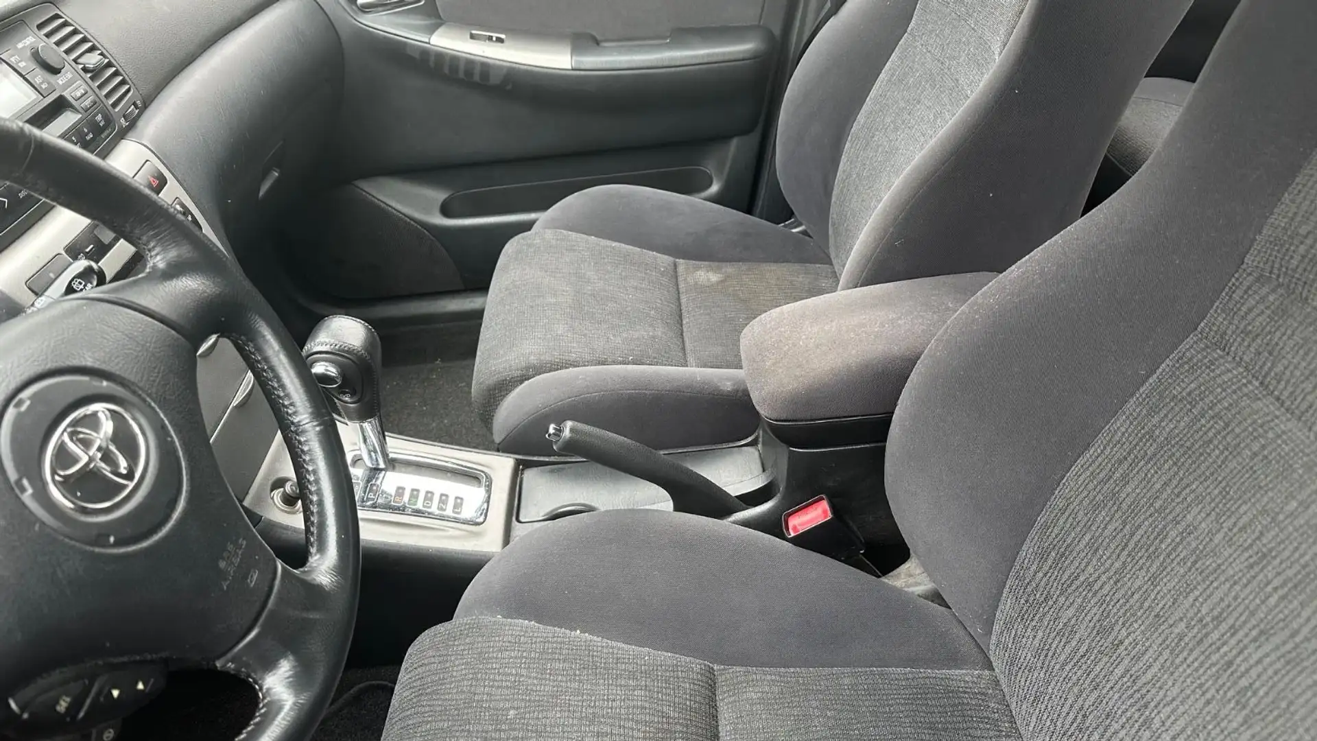 Toyota Corolla Combi 1.6 Sol Automatik,Klima,Festpreis! Grau - 2