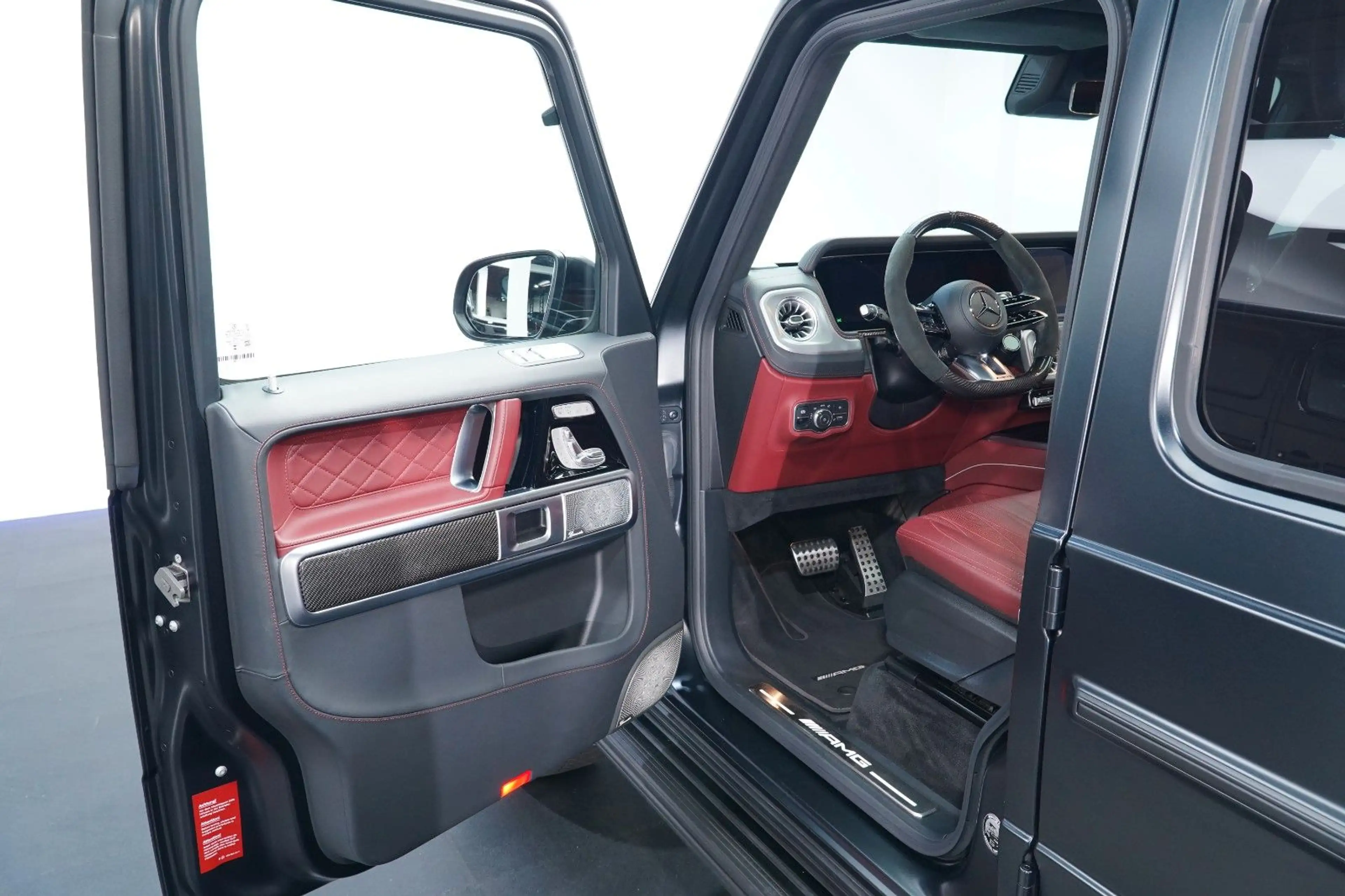 Mercedes-Benz G 63 AMG AMG G 63 MAGNO/BENGALRED/A22/BURMESTER®3D/CARBON — photo 10