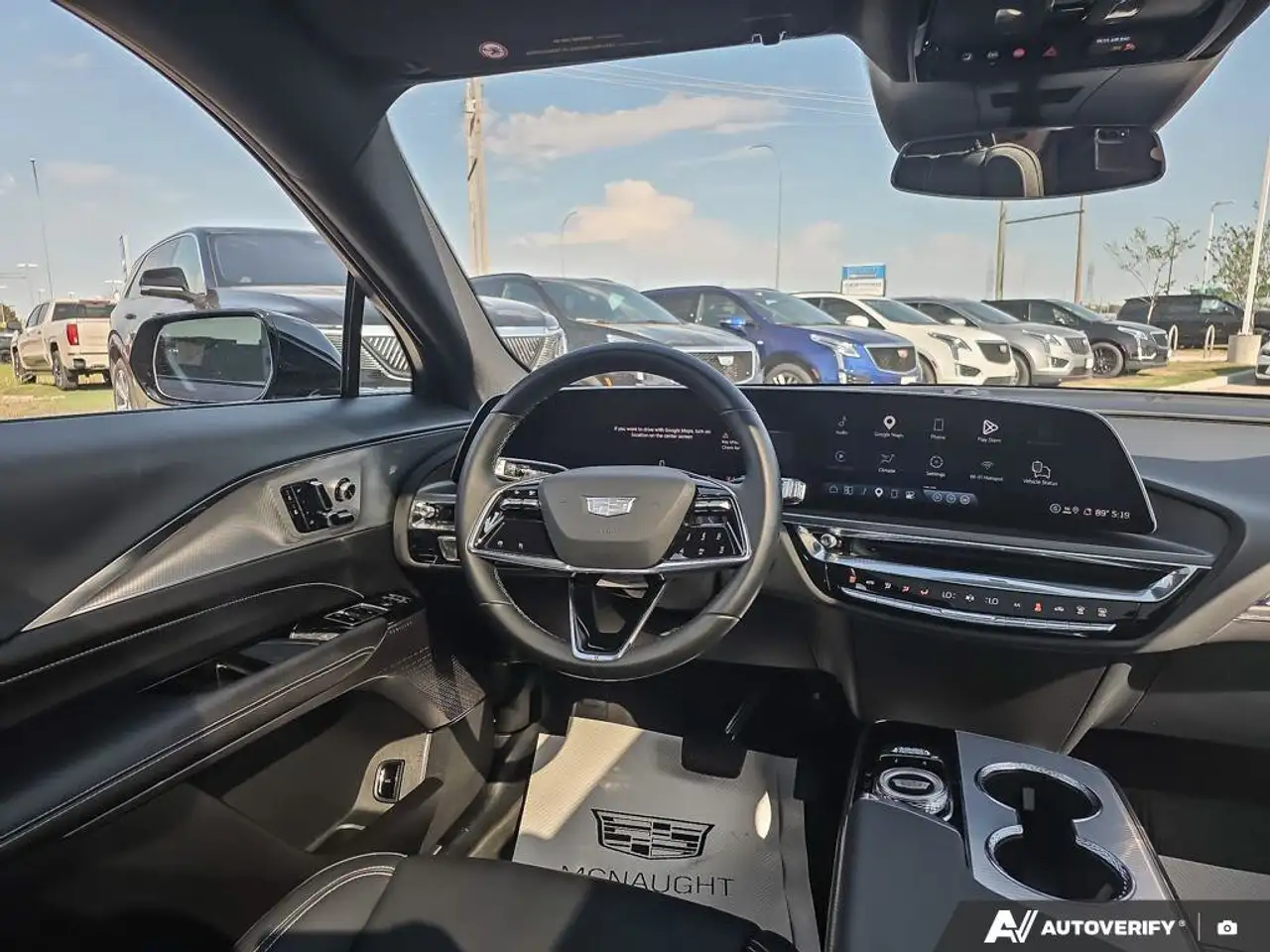 Cadillac Lyriq снимка Cadillac Lyriq