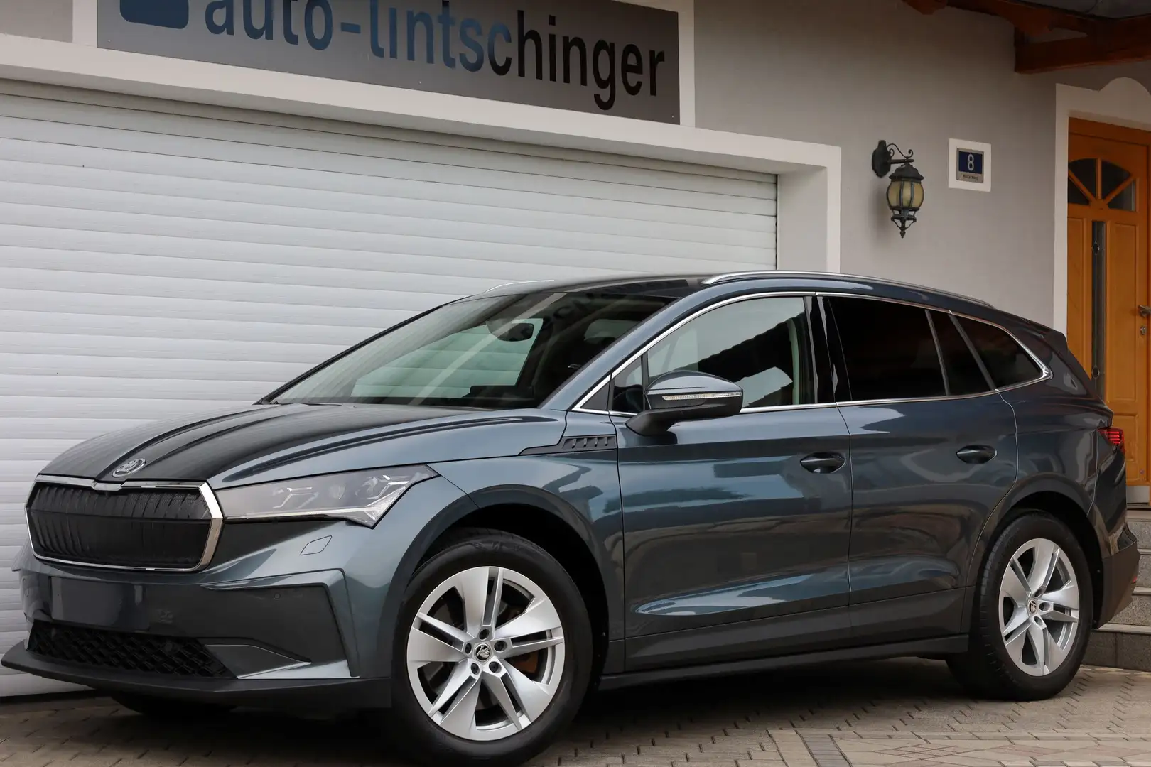 Skoda Enyaq iV 80 82kWh*ACC-LED-NAVI-HUD-LEDER-AHK-APP_CONNECT Grau - 1
