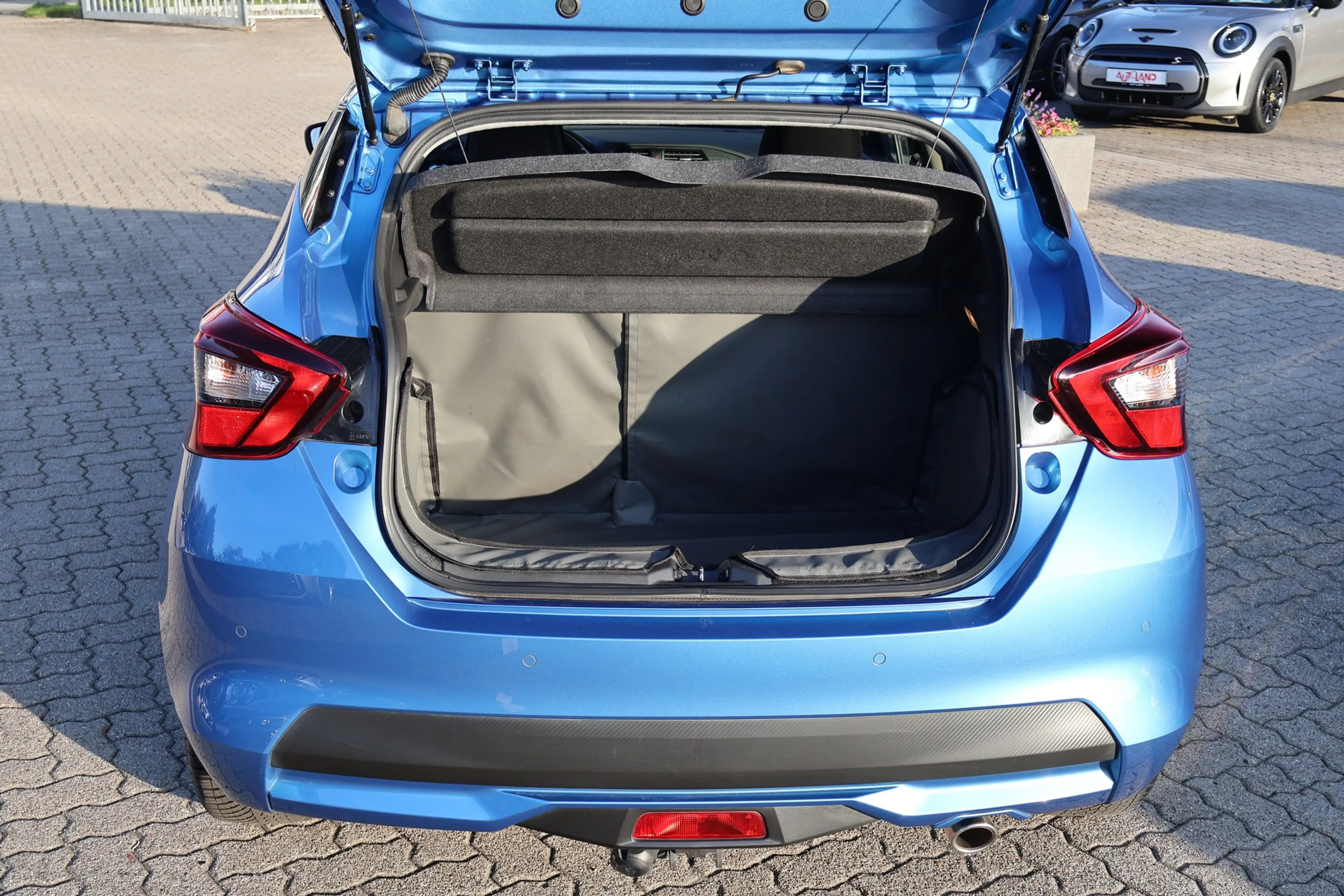 Nissan Micra 1.0 Tekna 360° AHK Beats Sitzheizung LED — photo 6