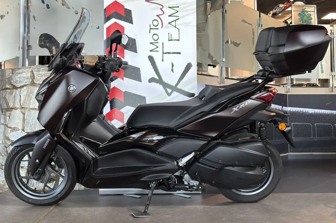 Yamaha X-Max 300