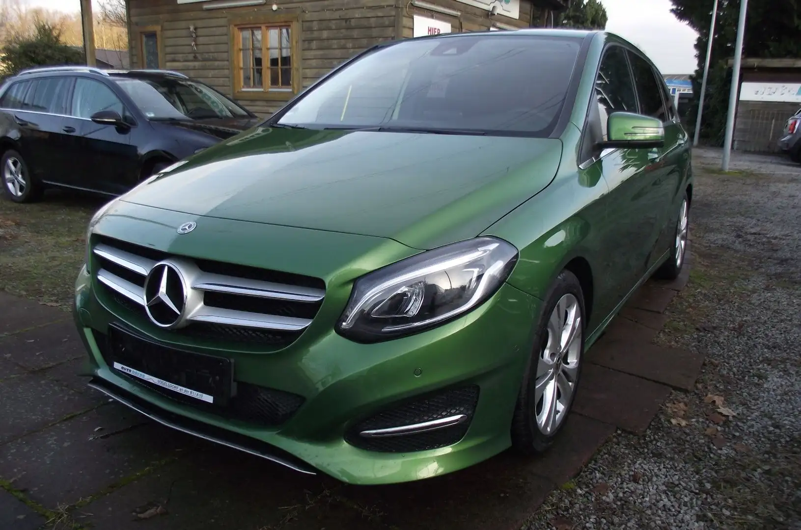 Mercedes-Benz B 200 Sports Tourer Grün - 1