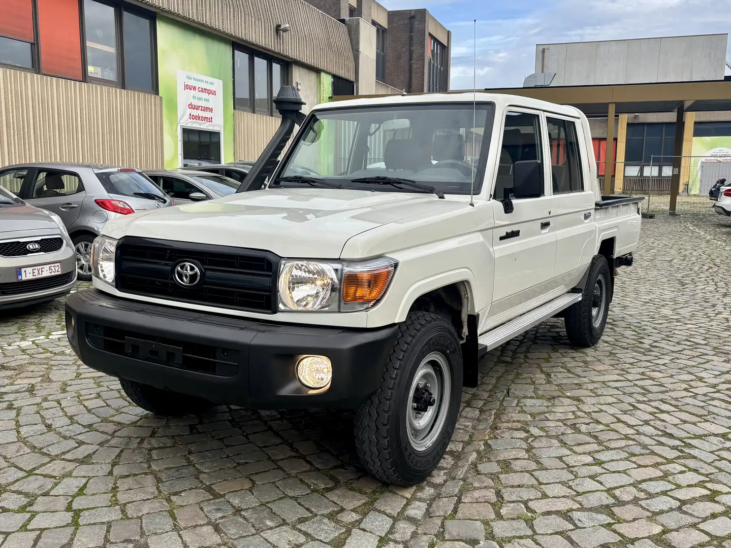 Toyota Land Cruiser HZJ 79 Pickup - Double Cabine Wit - 1
