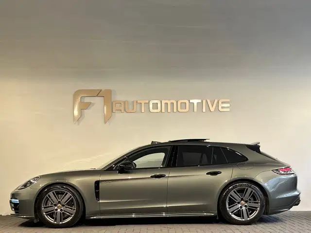 Porsche Panamera view 10
