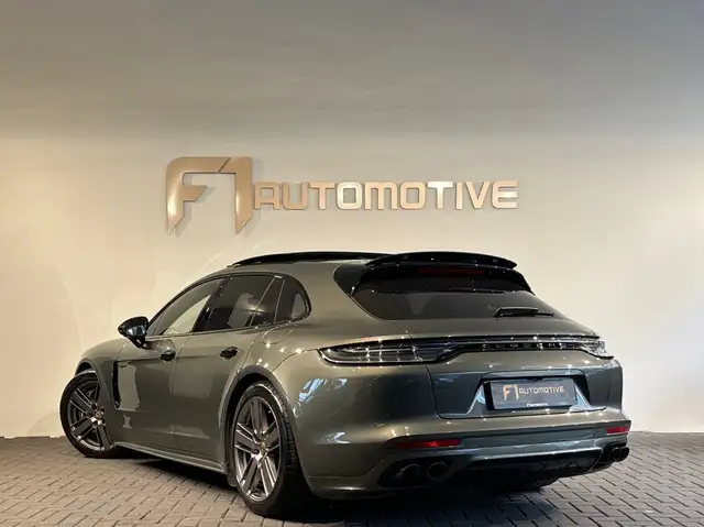 Porsche Panamera view 8
