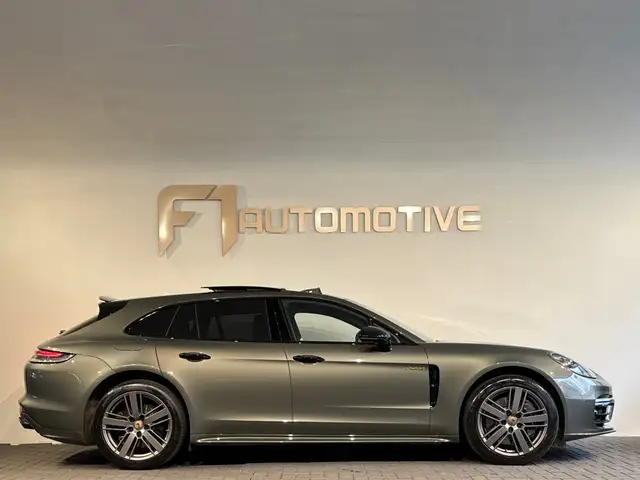 Porsche Panamera view 13