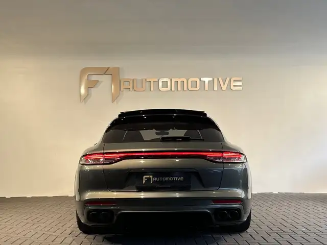 Porsche Panamera view 11