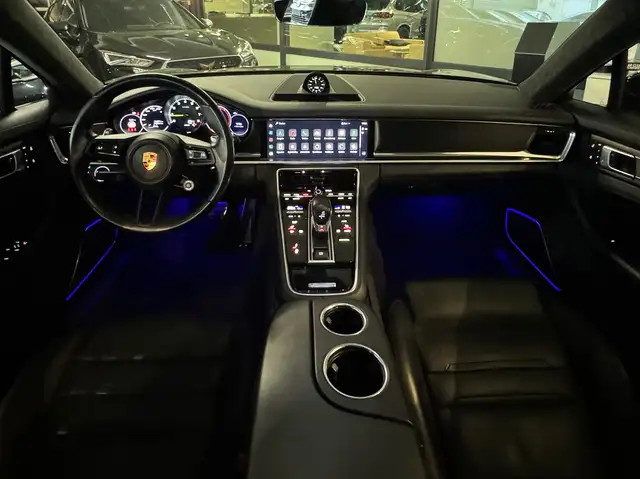 Porsche Panamera view 4