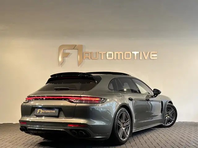 Porsche Panamera view 3