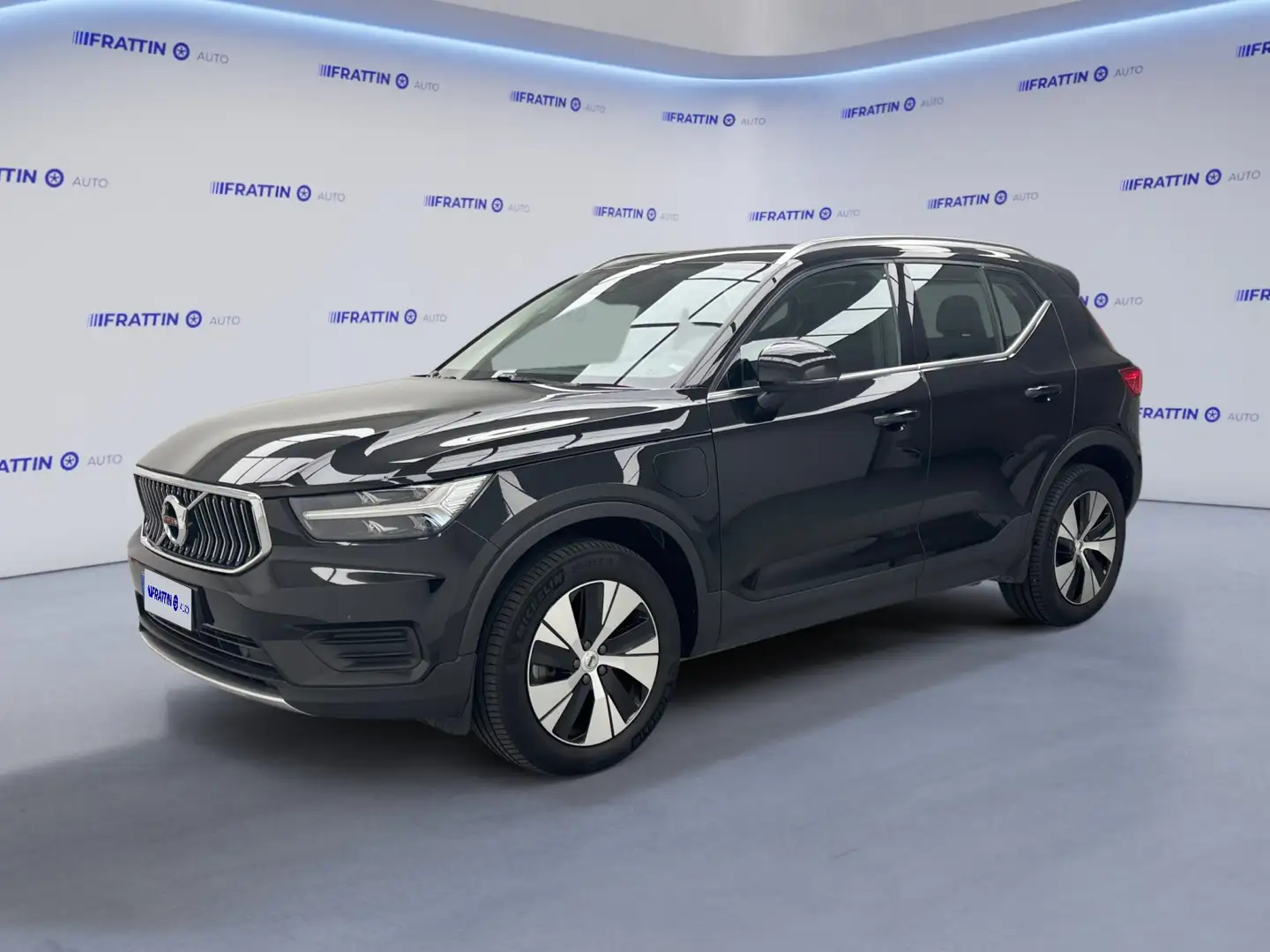 Volvo XC40 T4 Recharge Plug-in Hybrid automatico Core Nero - 1