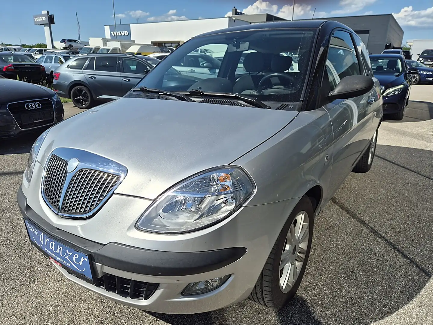 Lancia Y Grau - 2