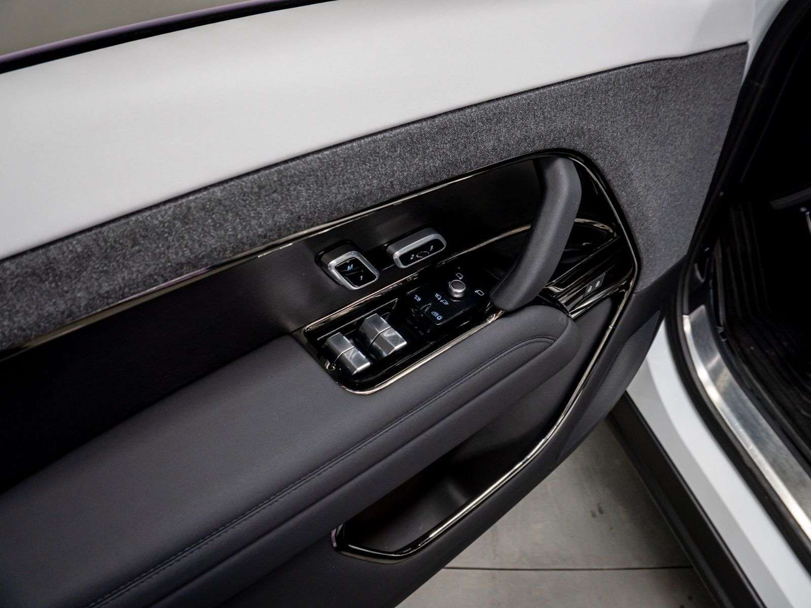 2023 Land Rover Range Rover Sport P400 DYNAMIC S | CUSTOM WRAP thumb 29