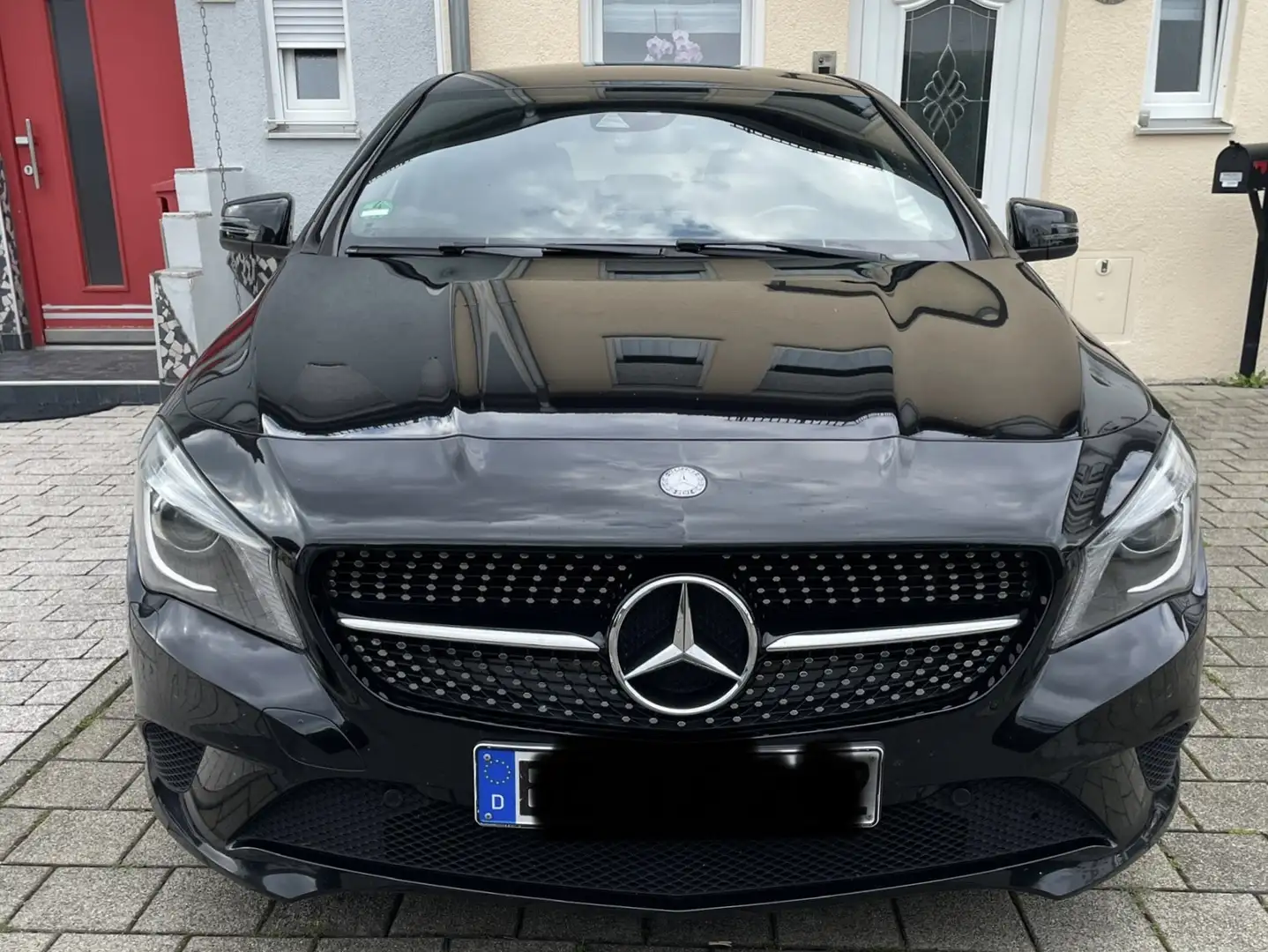Mercedes-Benz CLA 220 CLA 220 CDI / d (117.903) Schwarz - 1