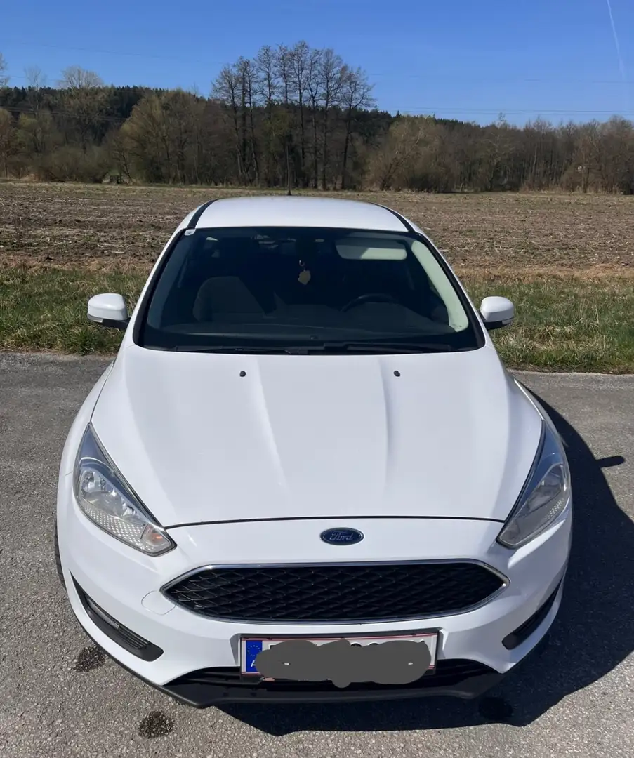 Ford Focus Traveller Titanium 2,0 TDCi DPF Weiß - 1