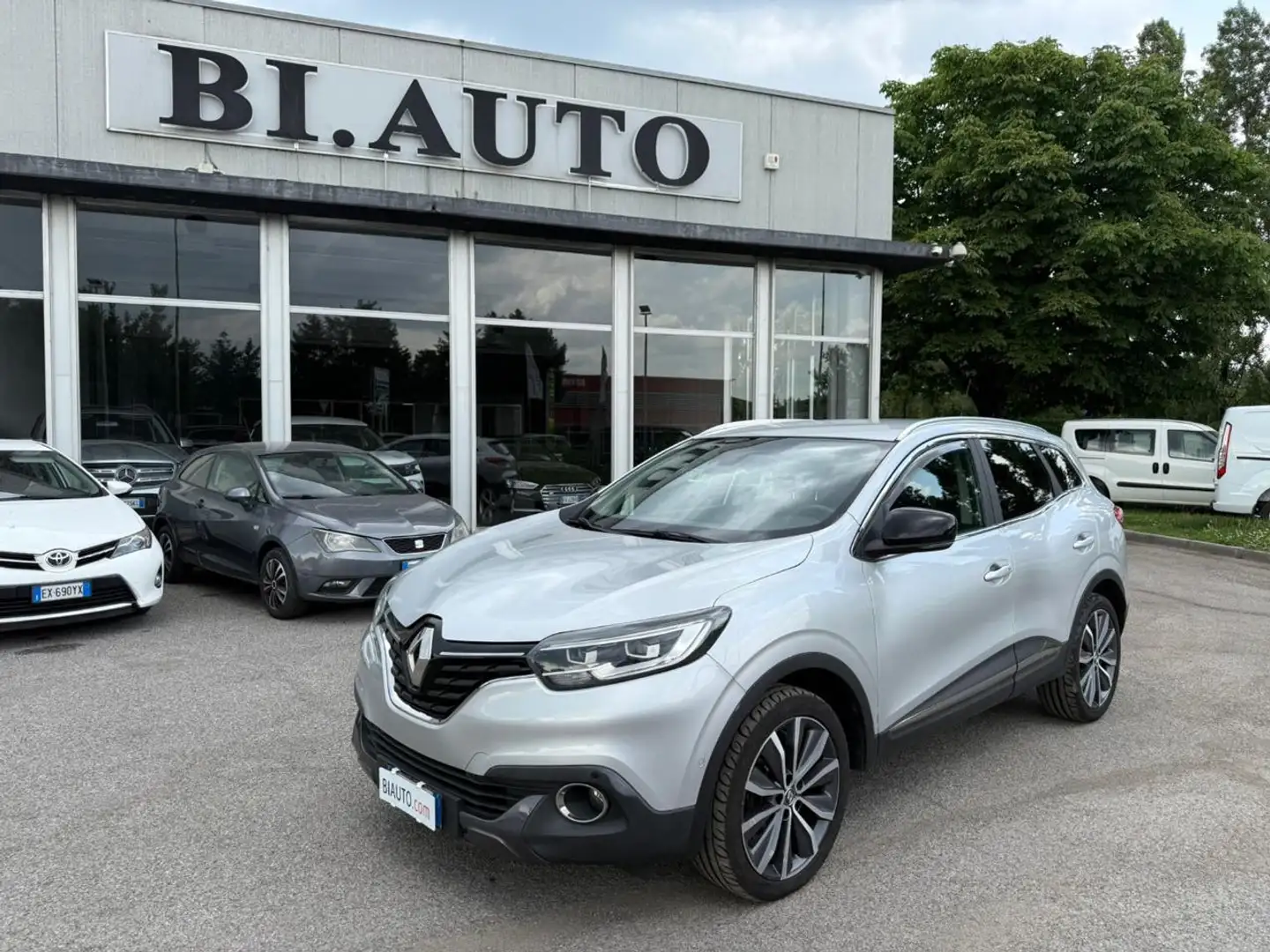 Renault Kadjar dCi 130CV Energy Bose NEOPATENTATI Plateado - 1