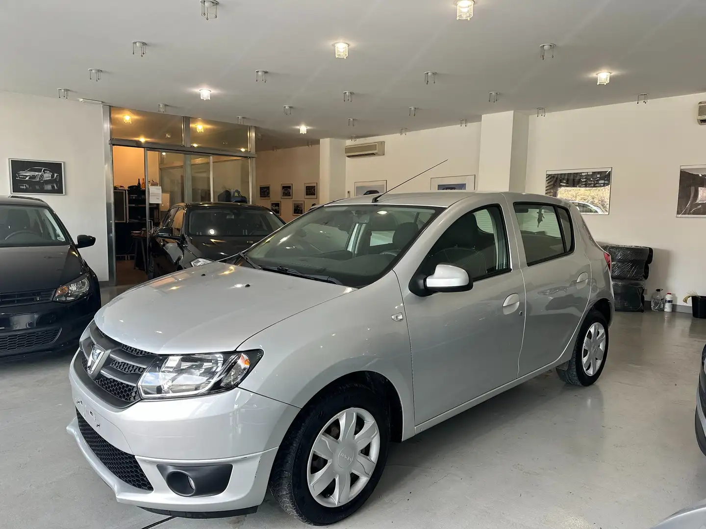 Dacia Sandero Sandero 1.2 Laureate Gpl 75cv Argent - 2