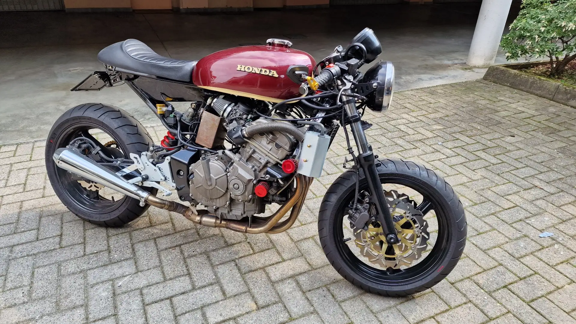 Honda Hornet Rouge - 2