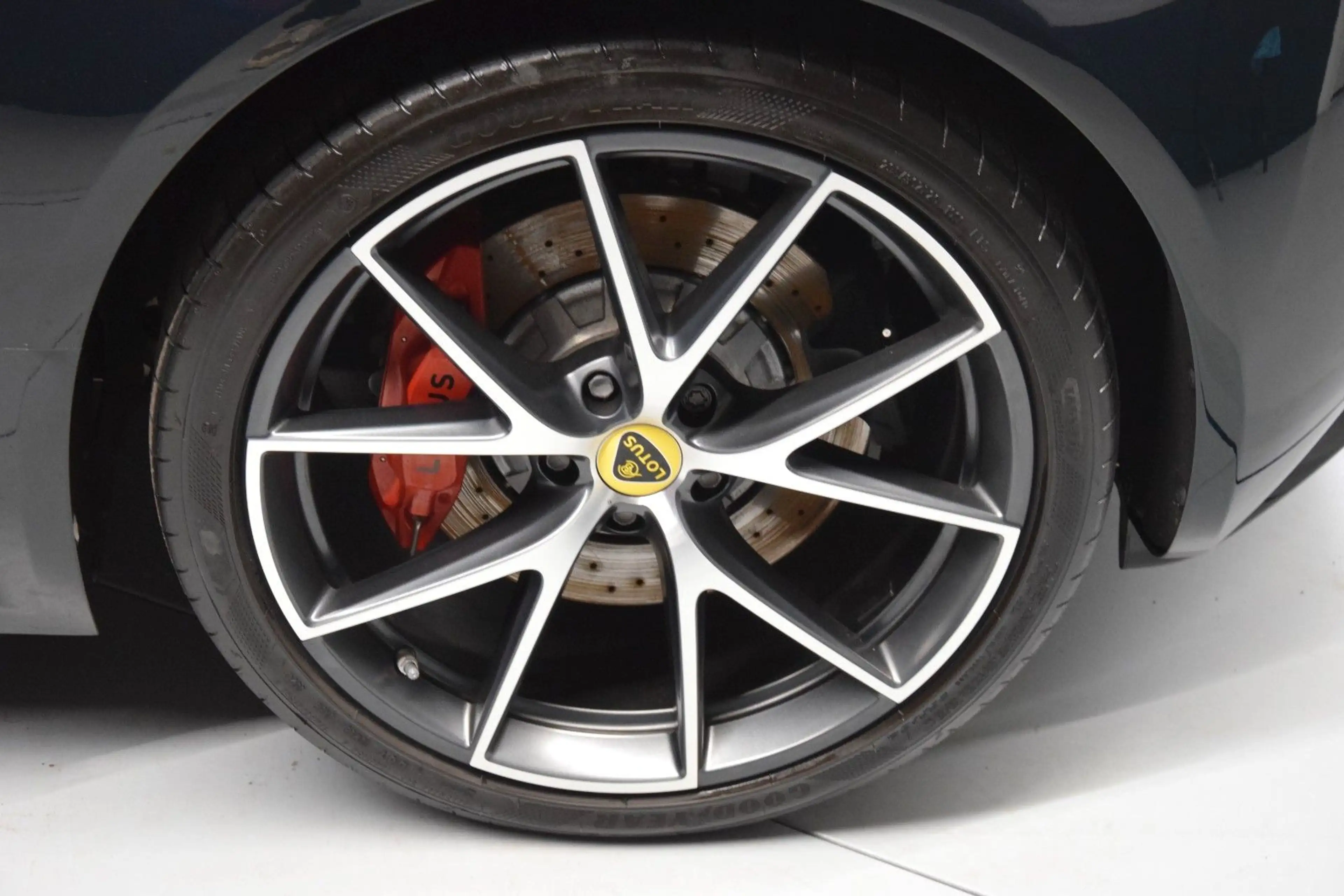 Lotus Emira 2.0 Turbo First Edition Leder beige — photo 15