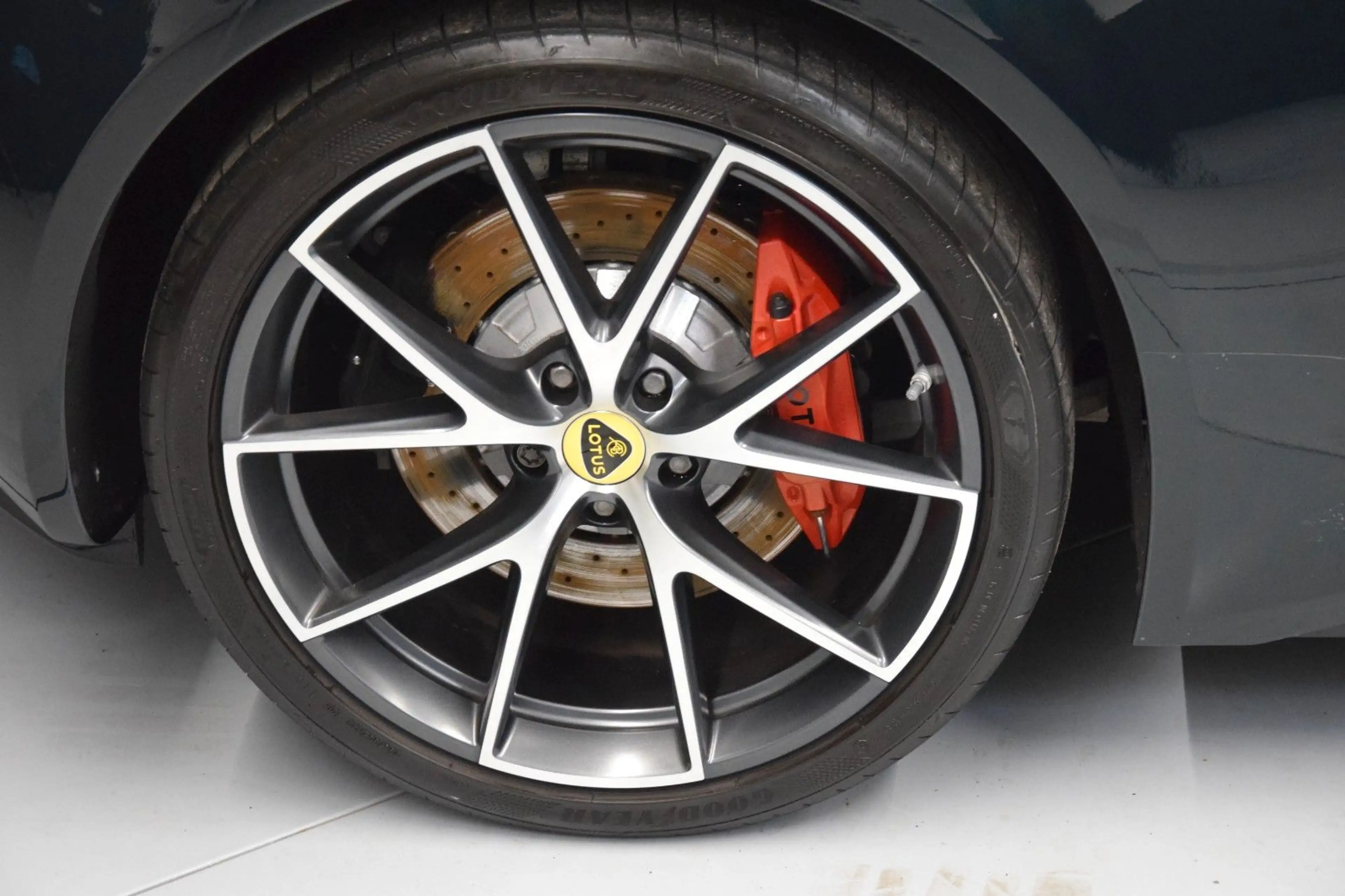 Lotus Emira 2.0 Turbo First Edition Leder beige — photo 12