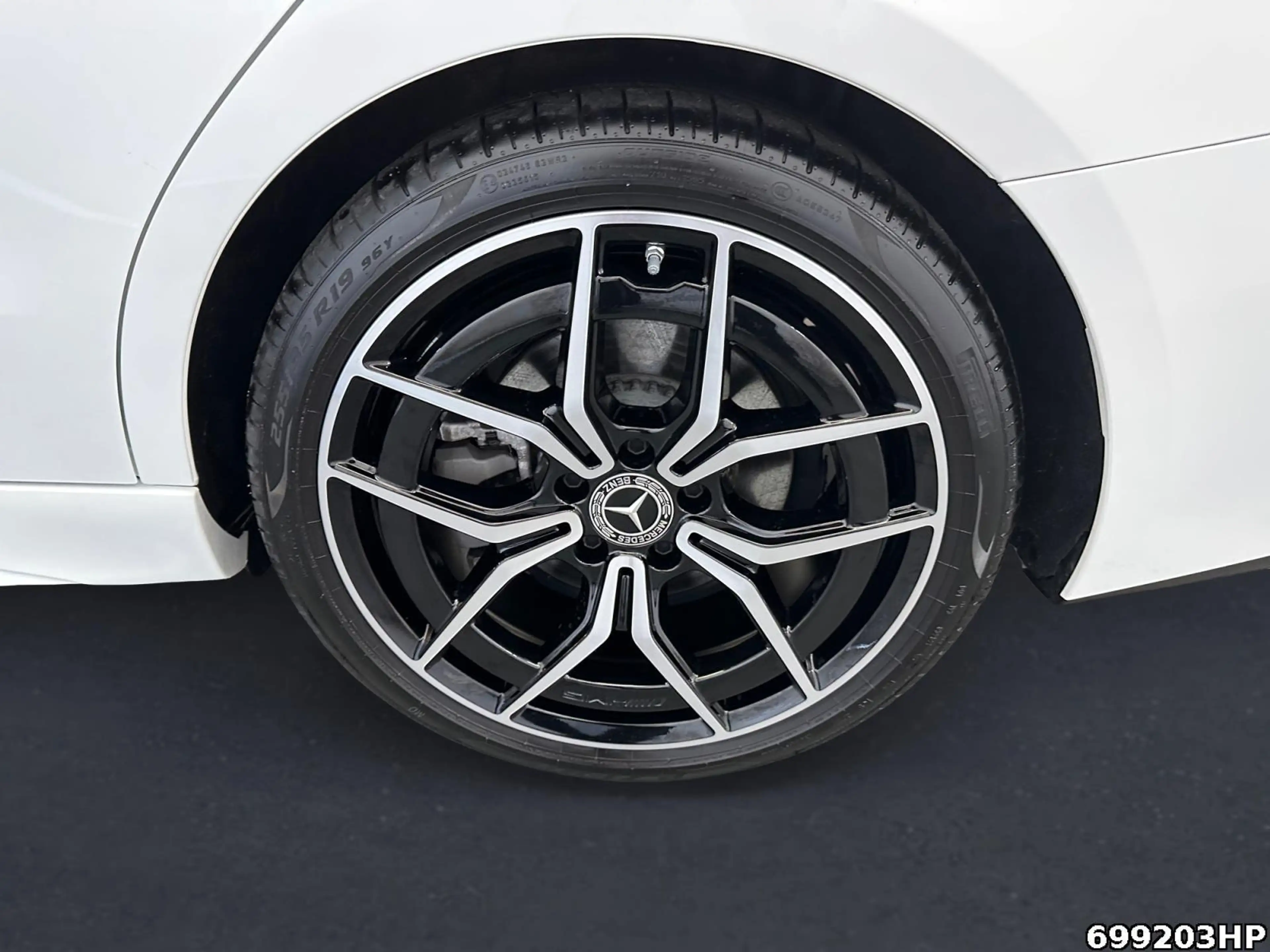 Mercedes-Benz C 180 T AMG Night Memory Pano Burmester AHK 360 — photo 5