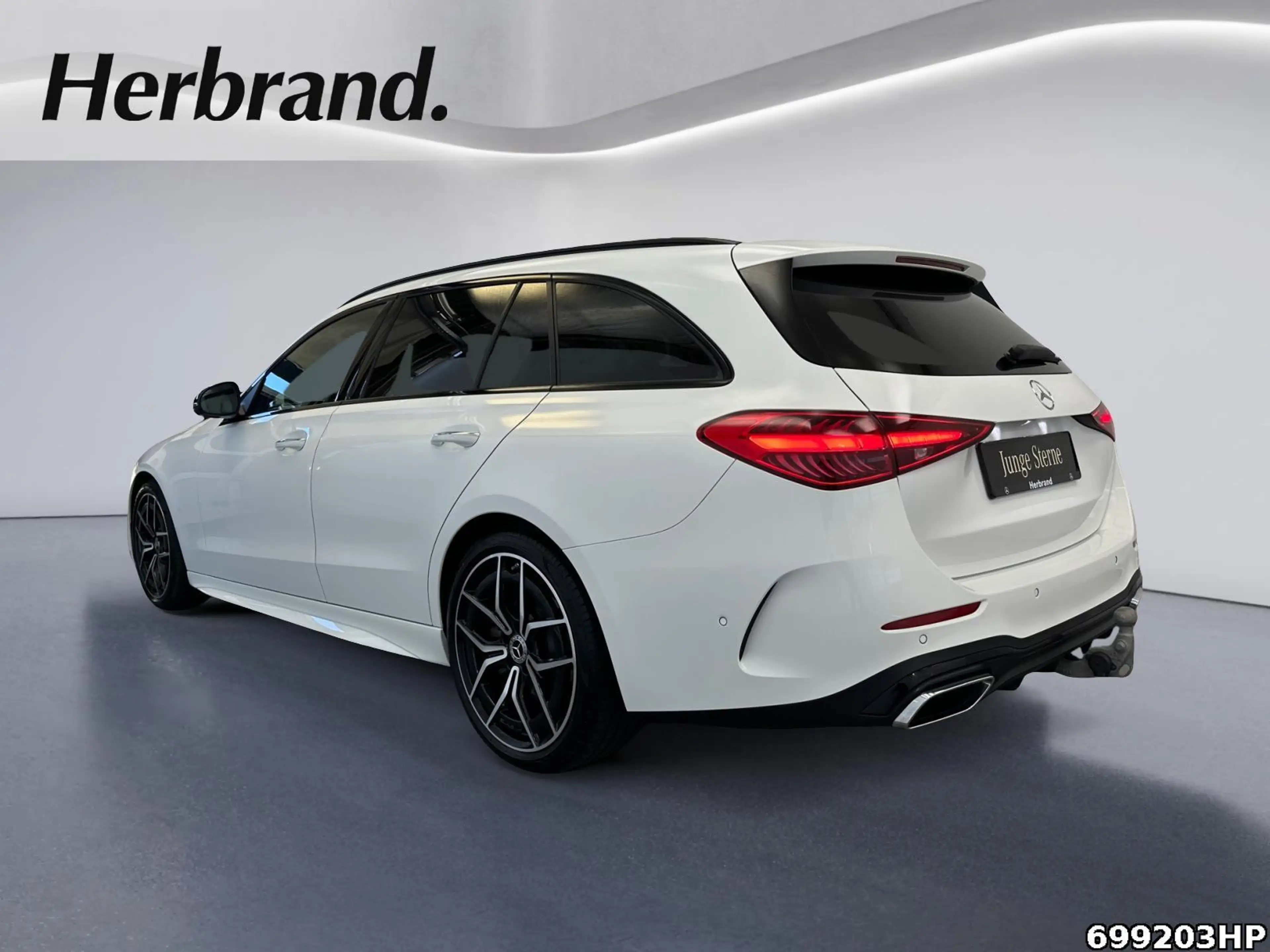 Mercedes-Benz C 180 T AMG Night Memory Pano Burmester AHK 360 — photo 4