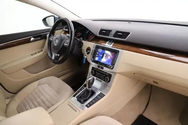 Volkswagen Passat view 15