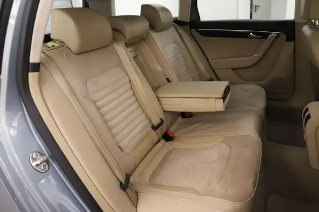 Volkswagen Passat view 12