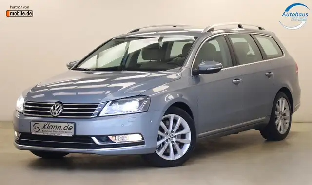 Volkswagen Passat view 3